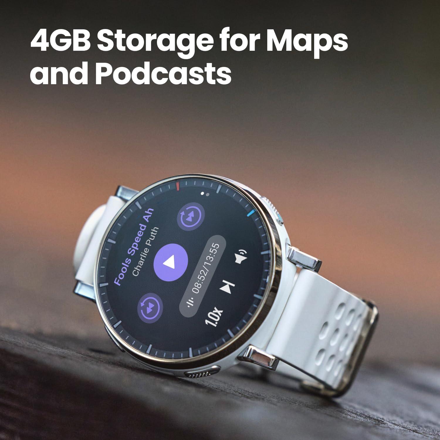 Une montre connectée blanche affichant la lecture de musique est sur bois.