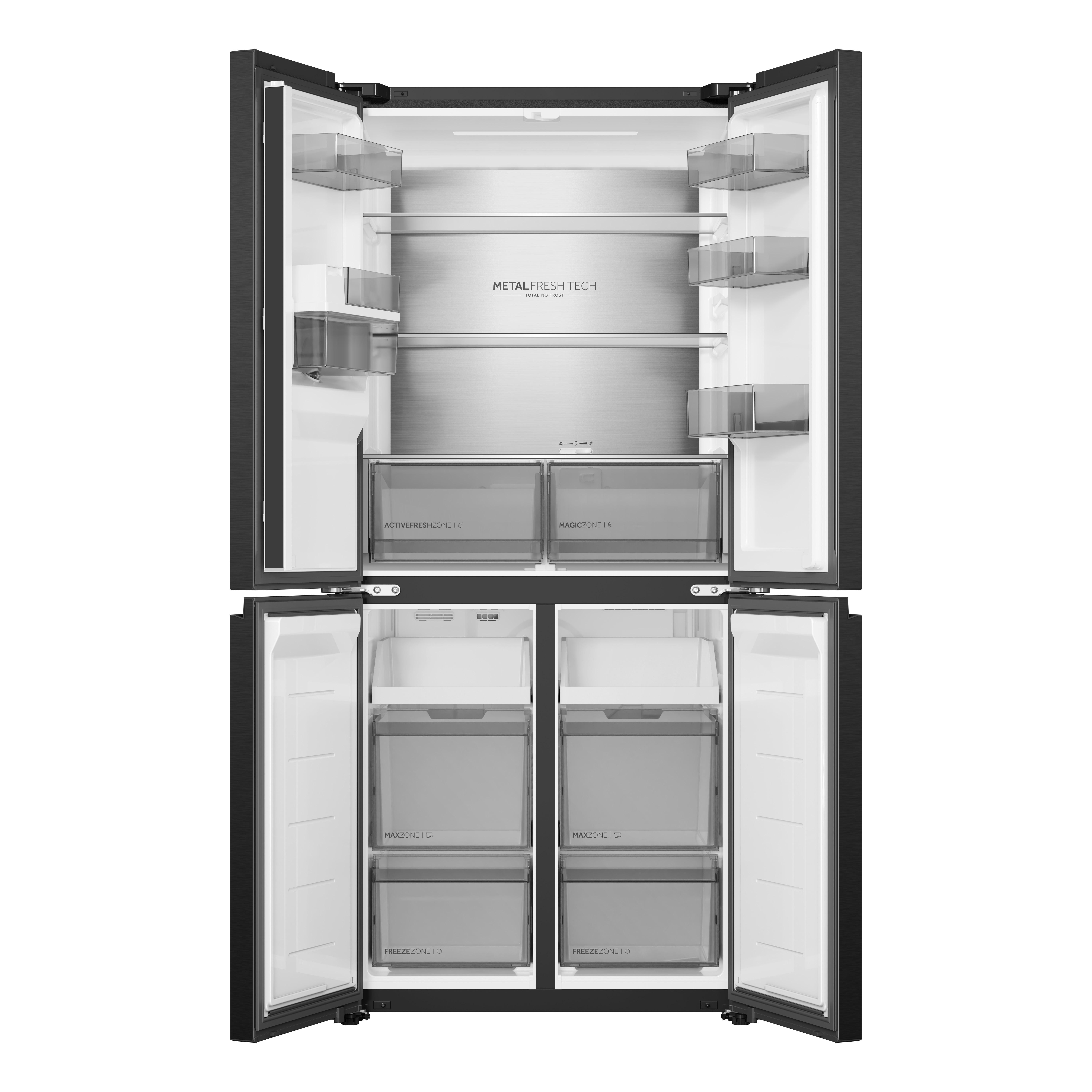 Offener schwarzer Kühlschrank mit Metallrückwand und mehreren Fächern.