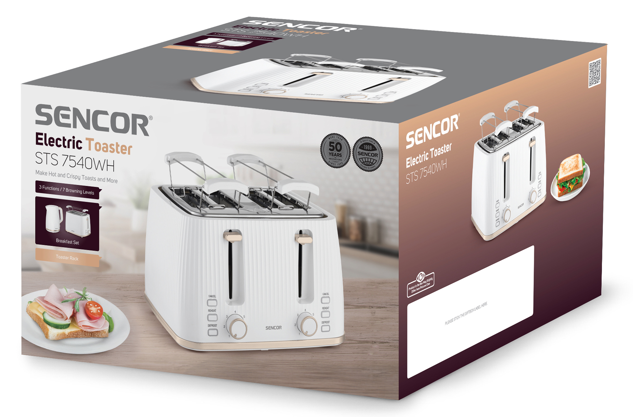 Egy fehér SENCOR STS 7540WH kenyérpirító két nyílással faasztalon.