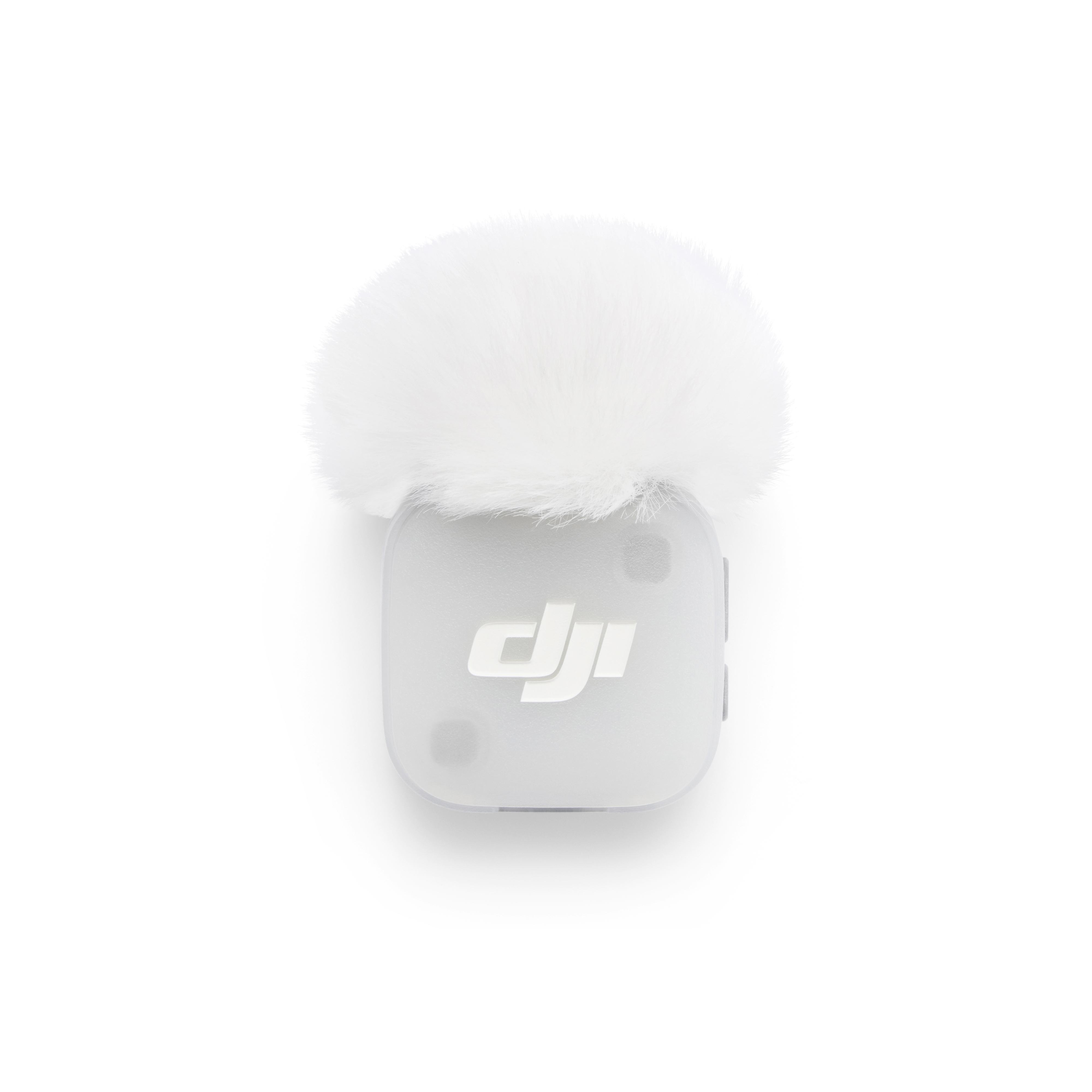 Ein weißer Fellwindschutz bedeckt ein durchscheinendes graues DJI Mikrofon.