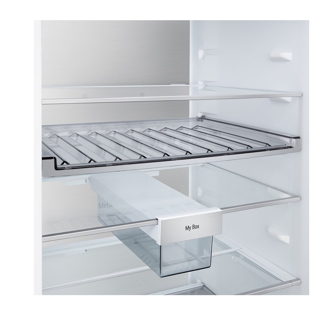 El interior de un refrigerador vacío con estantes de vidrio y un cajón llamado "My Box".