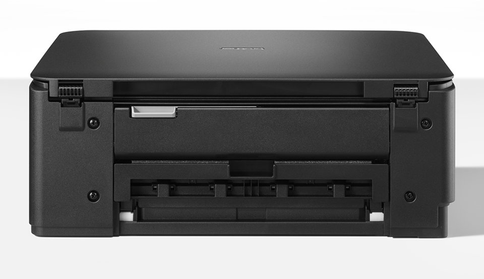 Czarna drukarka widziana z przodu z wysuniętą tacką papieru.