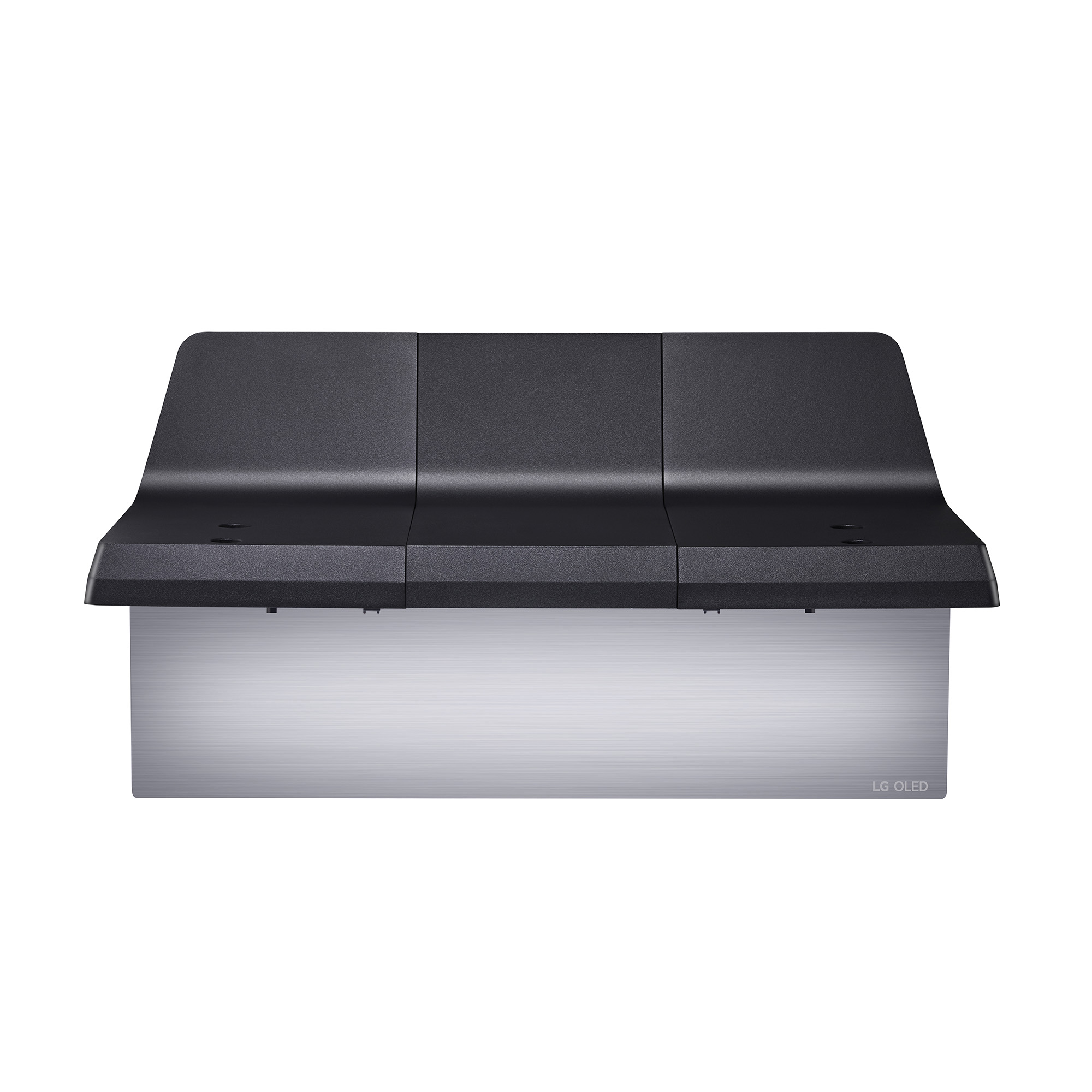 Un soporte negro moderno con parte superior curvada y base de metal cepillado.