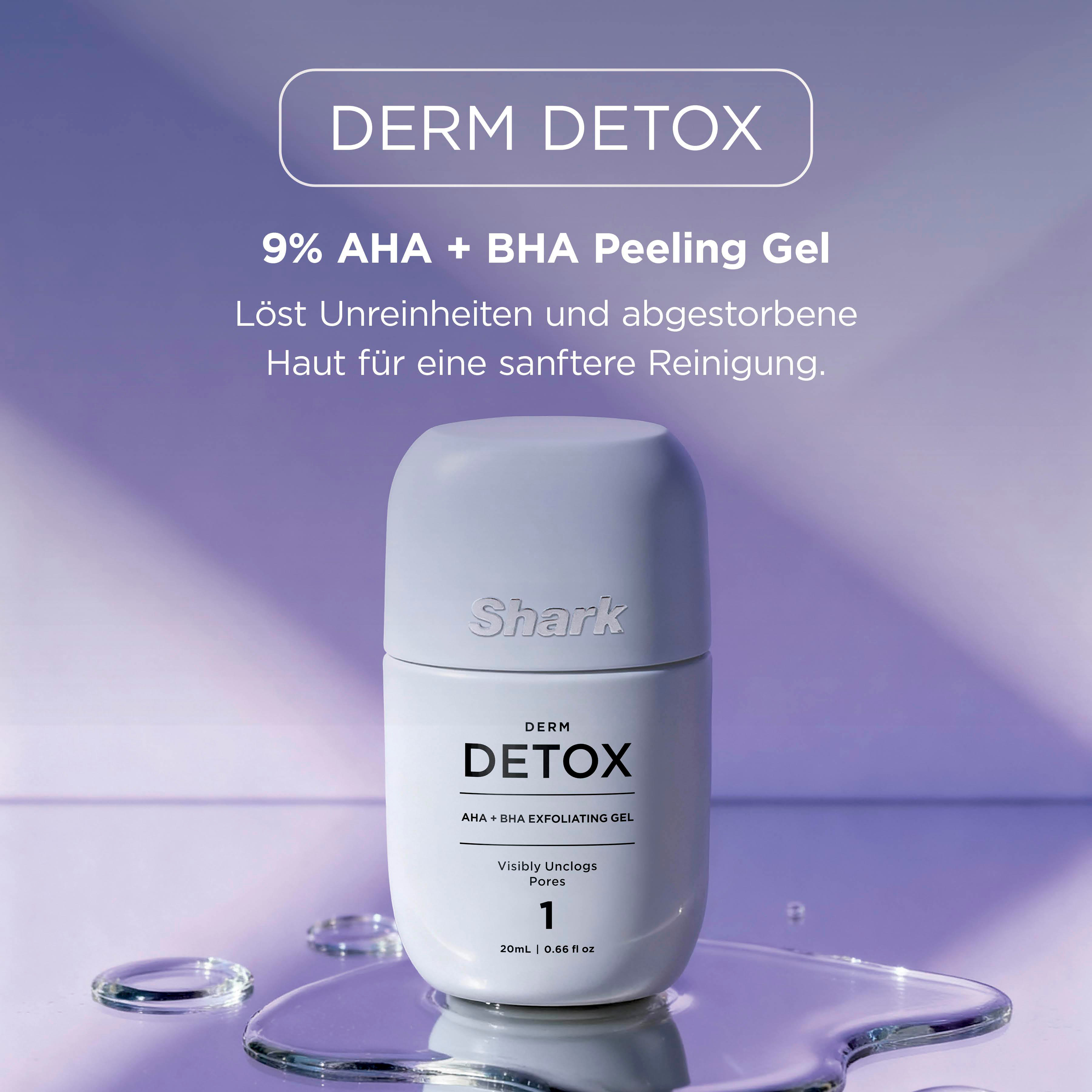 Ein weißer Behälter mit Derm Detox Peeling Gel steht auf einer spiegelnden Oberfläche.