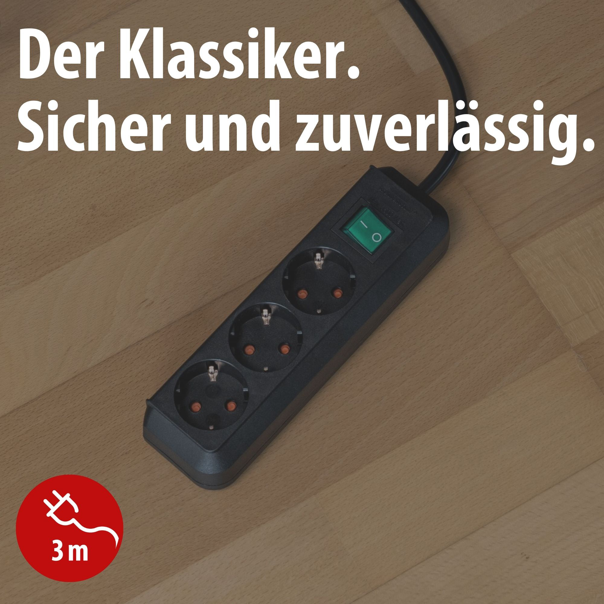 Schwarzes Mehrfachsteckdosenleiste mit Schalter auf Holzgrund, 3m Kabel.