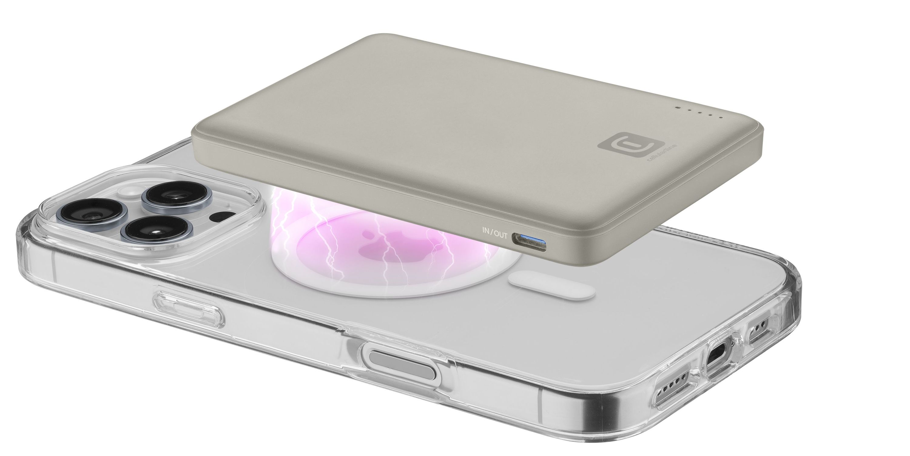 Pembe şarj efekti olan şeffaf iPhone kılıfı üzerinde gümüş renkli powerbank şarj cihazı.