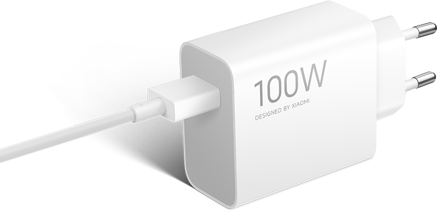 Fehér 100W-os Xiaomi hálózati adapter kábellel és ezüst csapokkal.