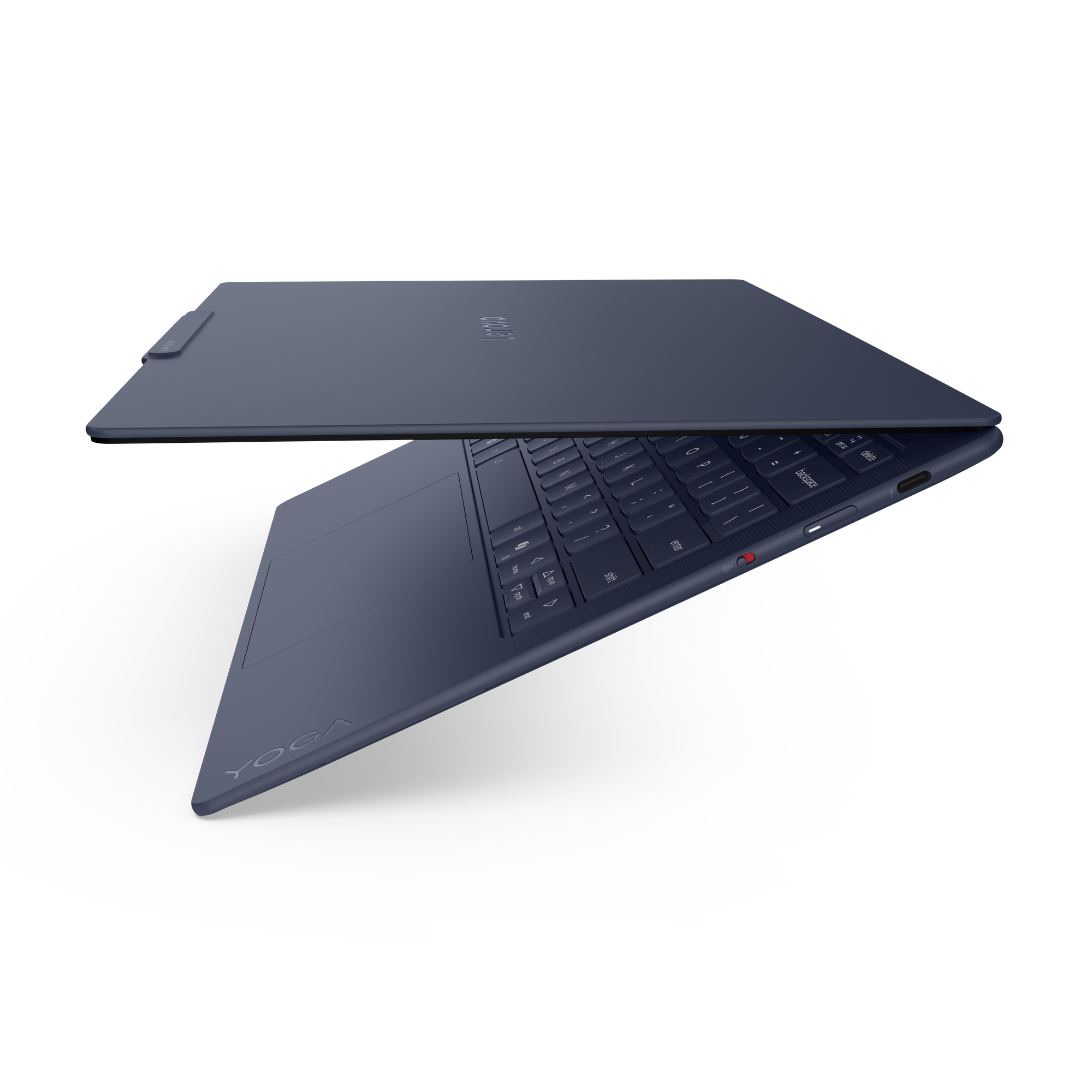 Ein dunkelblaues Lenovo Yoga Notebook, teilweise geöffnet, mit Tastatur und Touchpad.