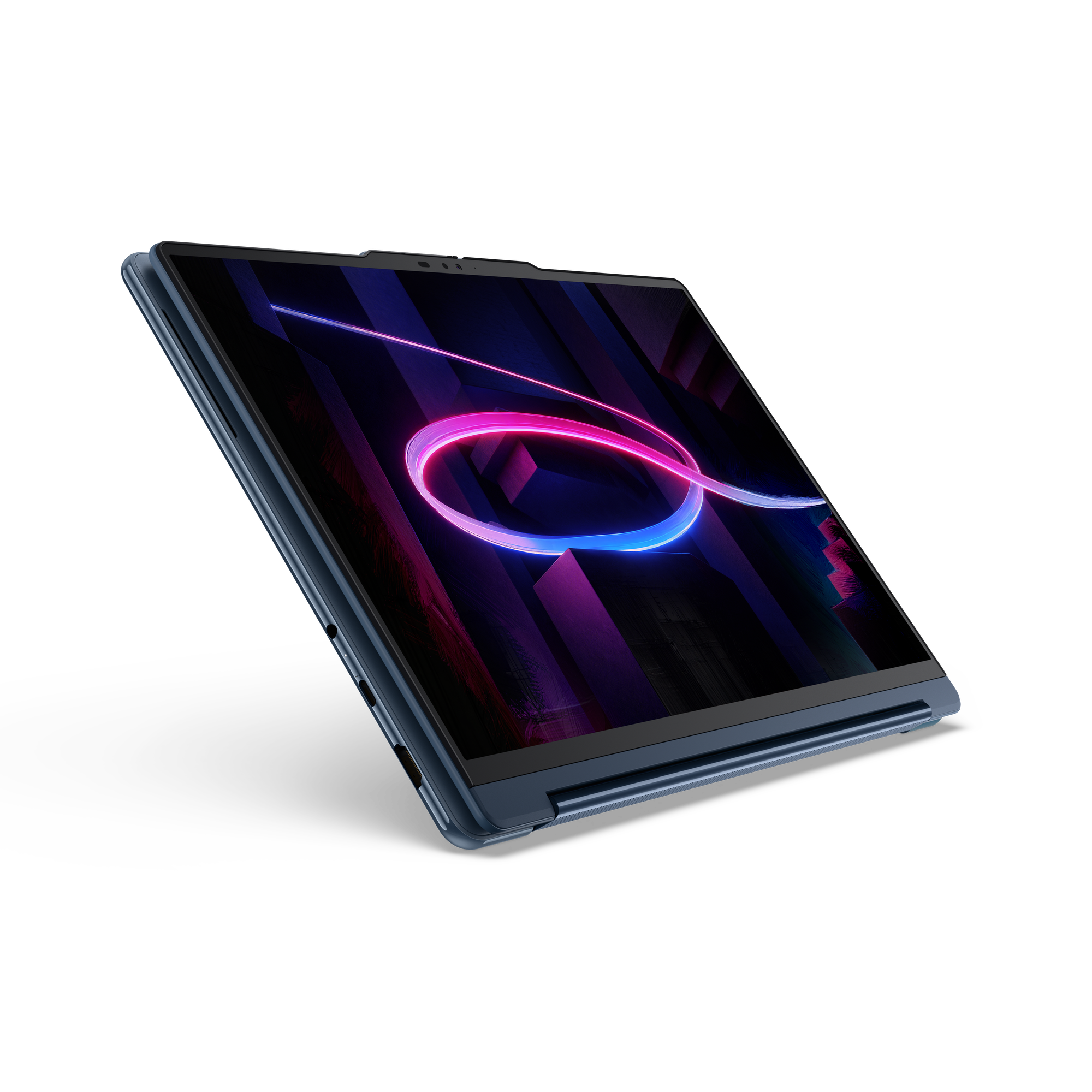 Ein blauer Laptop zeigt einen lebendigen neonpinken und blauen abstrakten Wirbel auf dunklem Hintergrund.