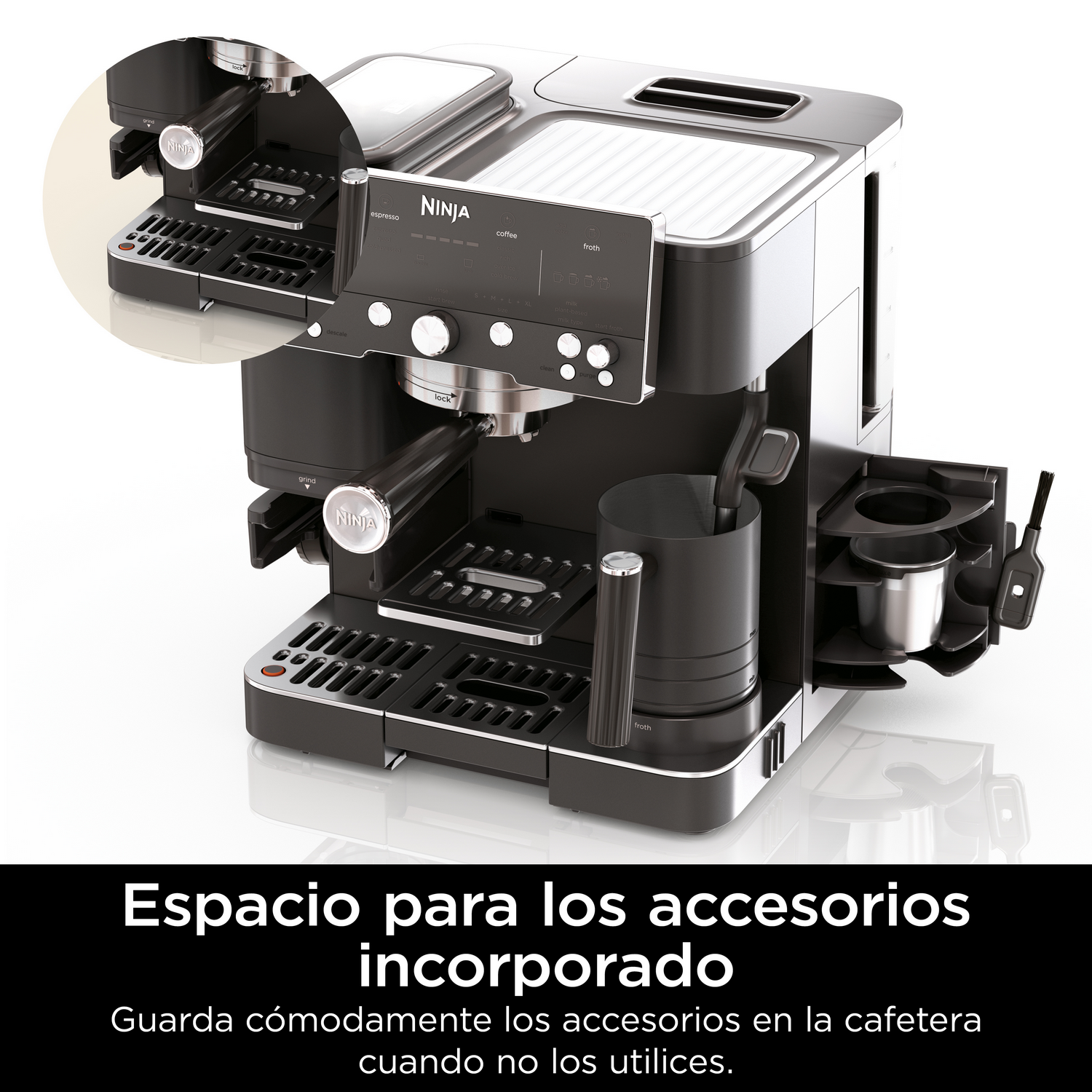 Una cafetera Ninja negra con almacenamiento de accesorios integrado.