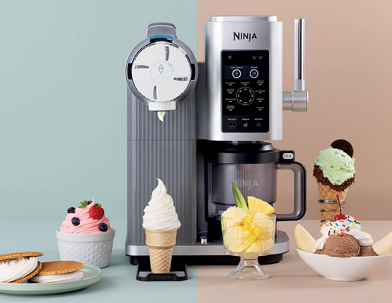 Una heladera Ninja con postres variados, incluyendo helado y gofres.