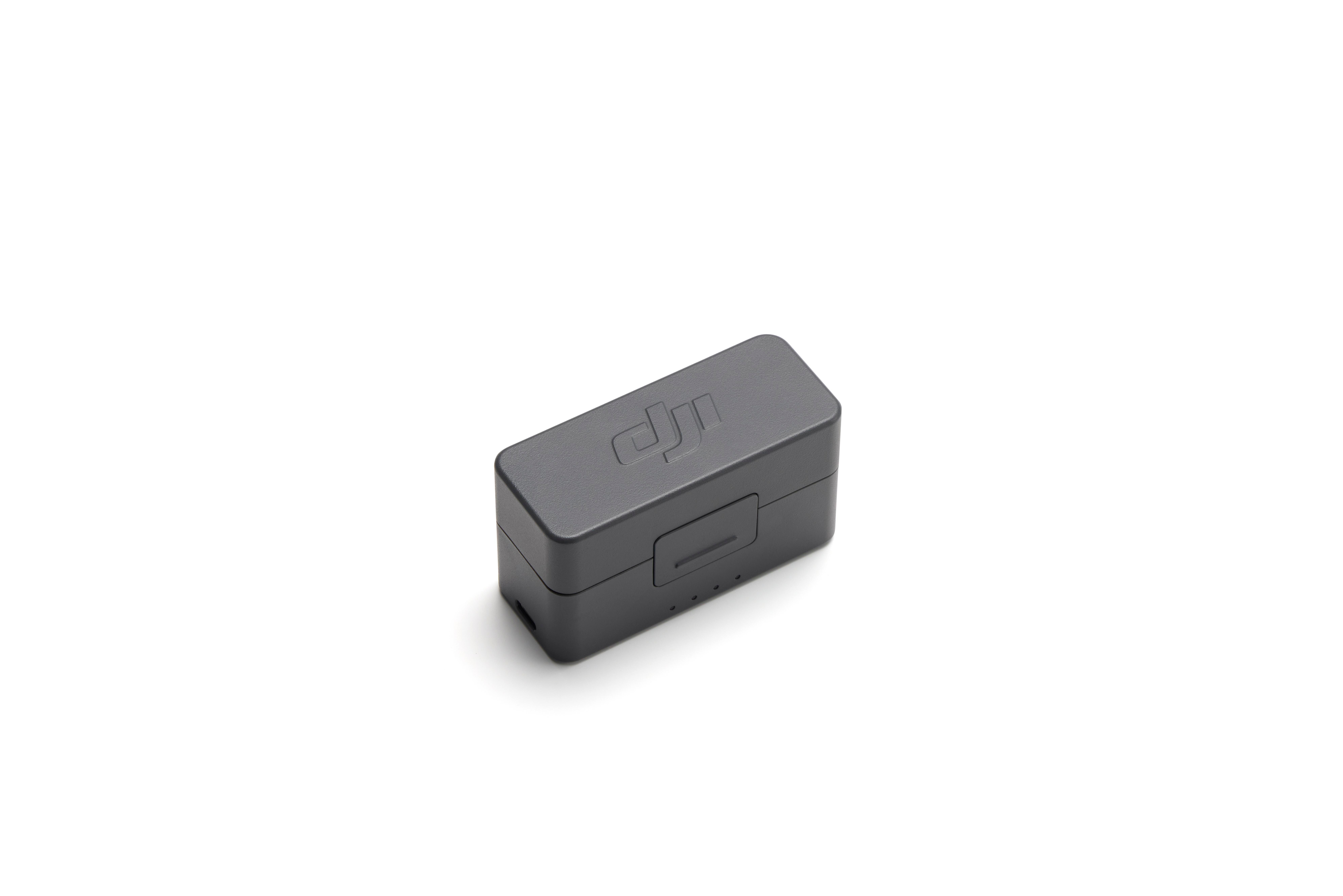 Graues Ladecase mit DJI-Logo und Ladeanzeigen.