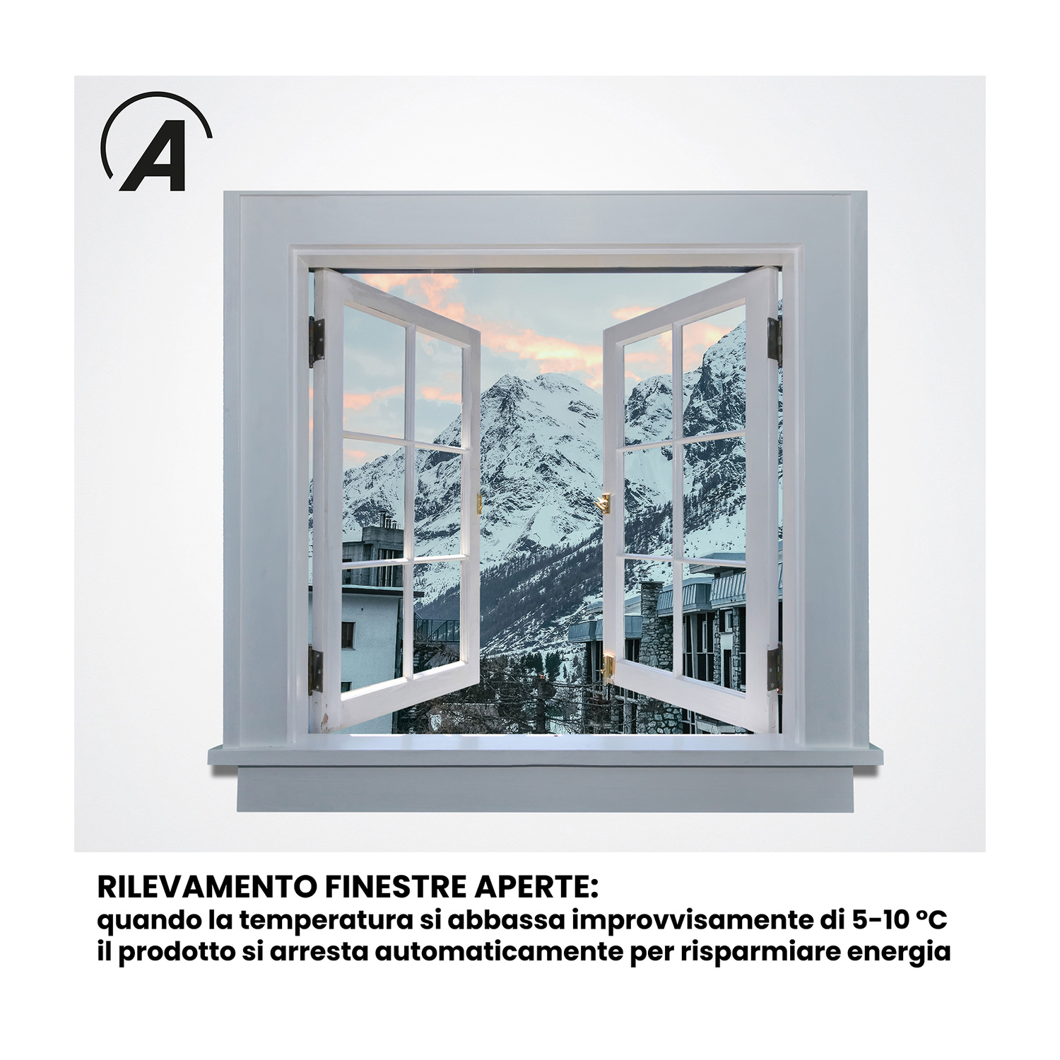 Finestra aperta con montagne innevate ed edifici al tramonto.