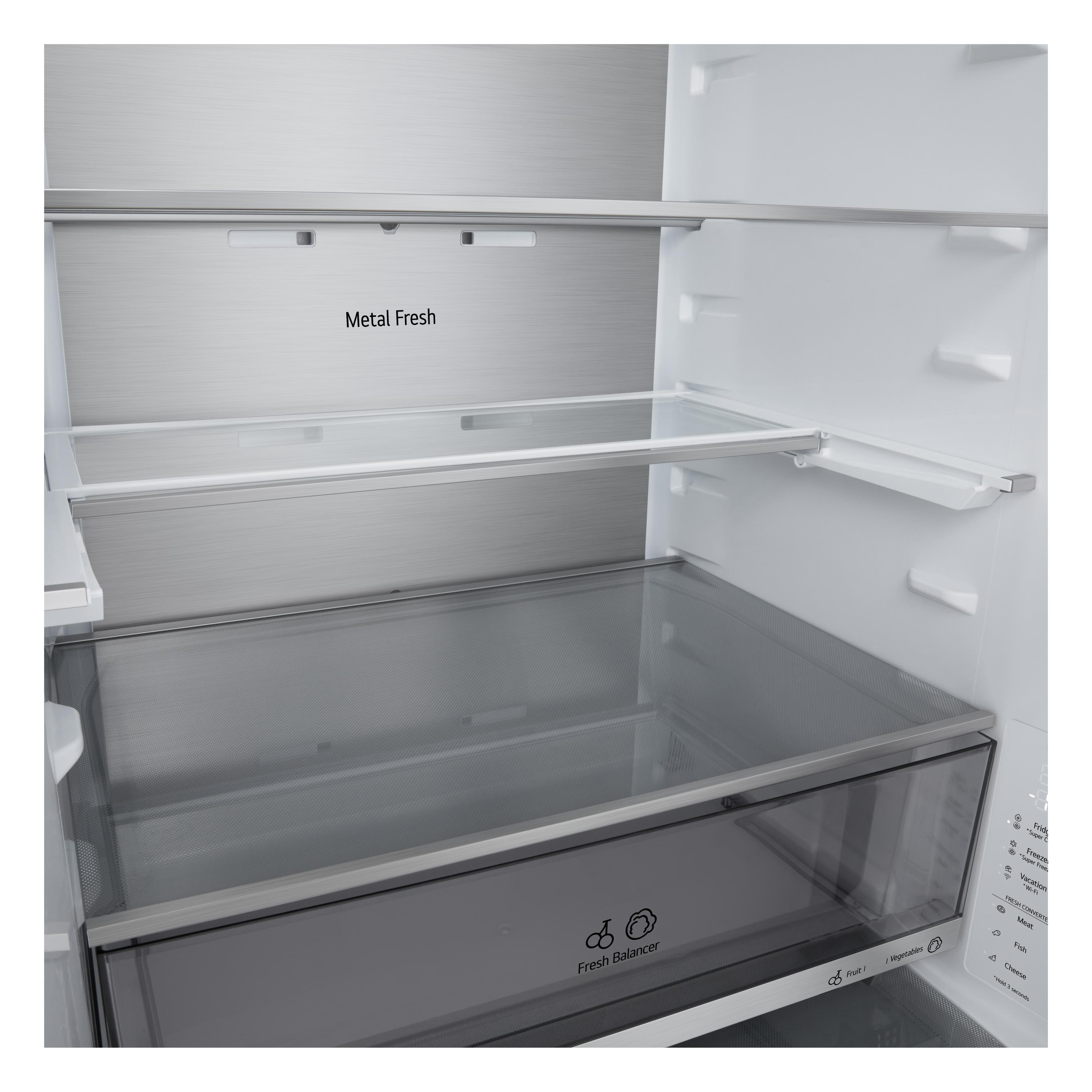 Ein leerer Kühlschrank mit Glasböden und einer Schublade für Obst und Gemüse.