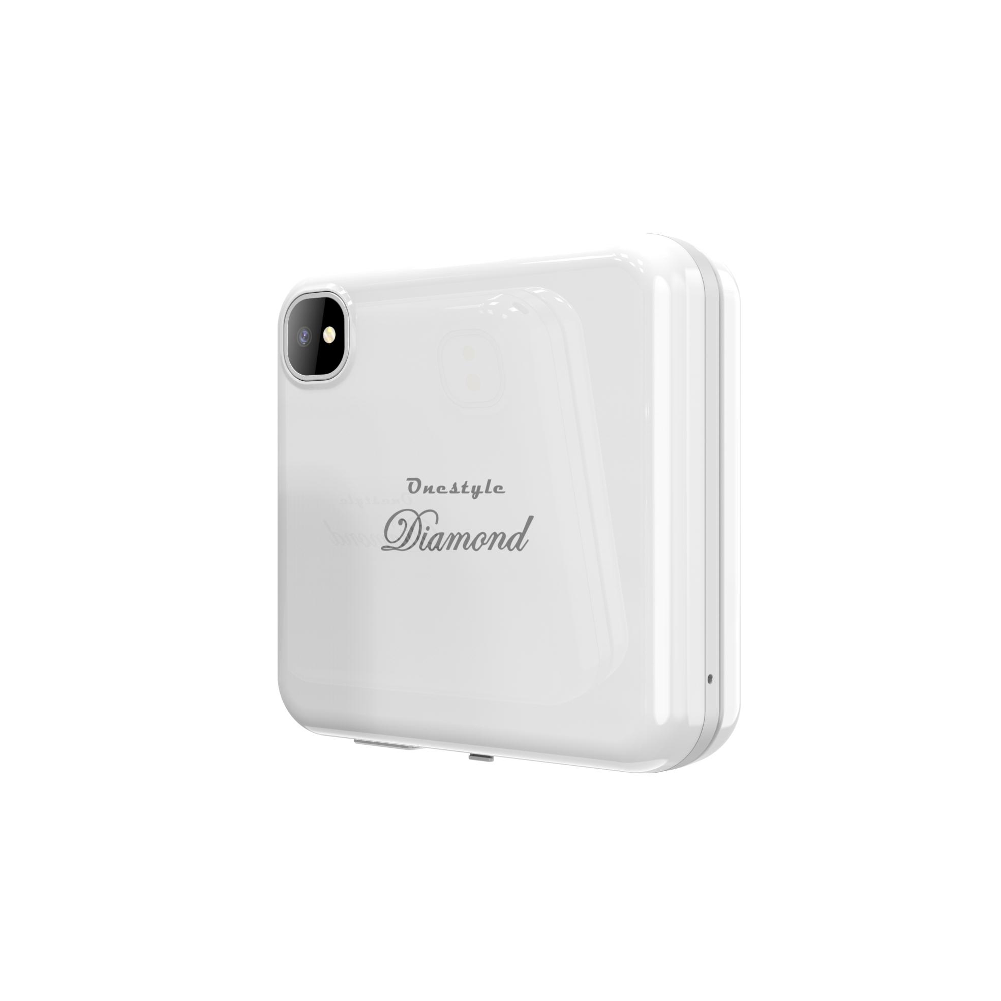 Ein weißes Smartphone mit zwei Kameras auf der Rückseite und dem Schriftzug Diamond.