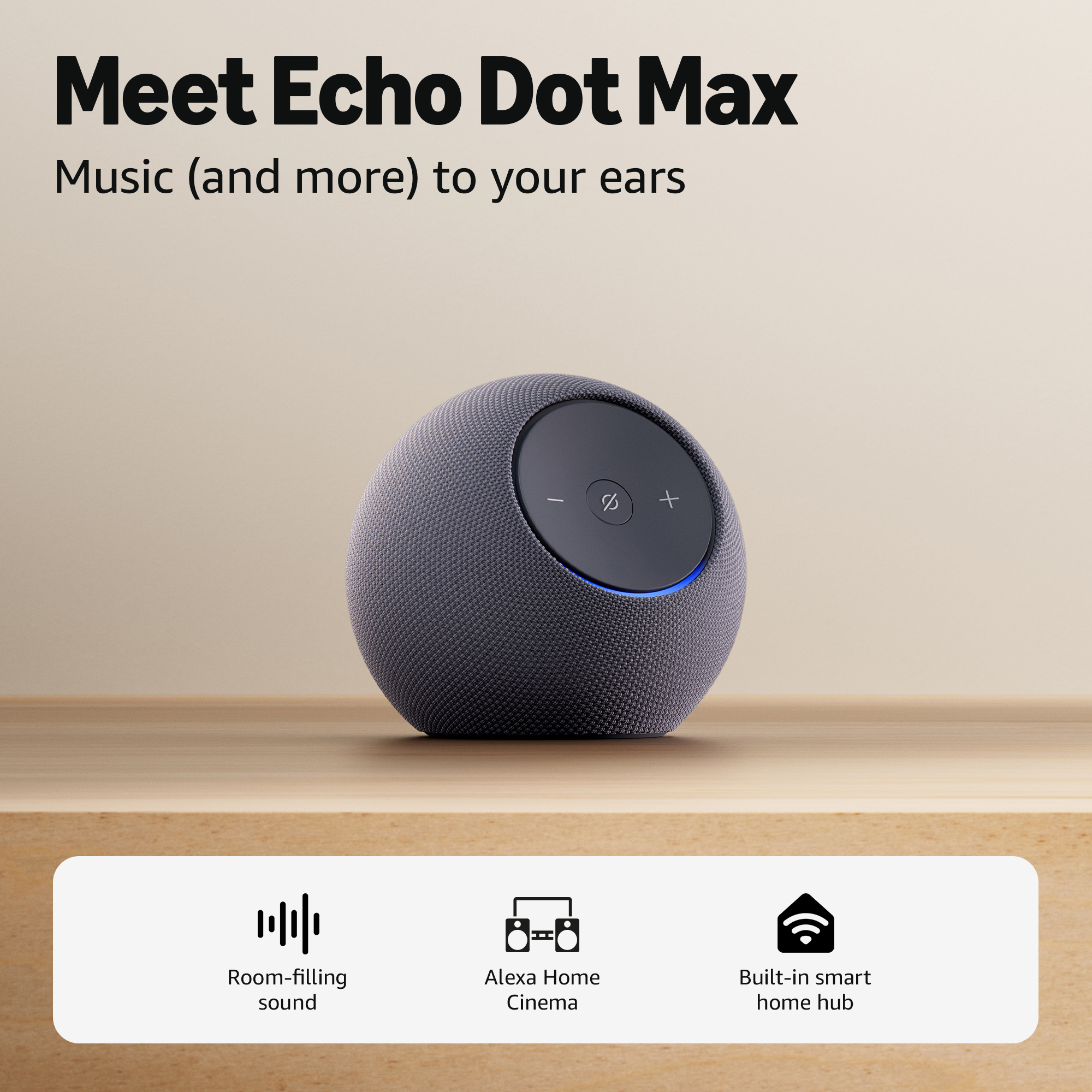 Un altoparlante Echo Dot Max grigio su un tavolo di legno con testo.
