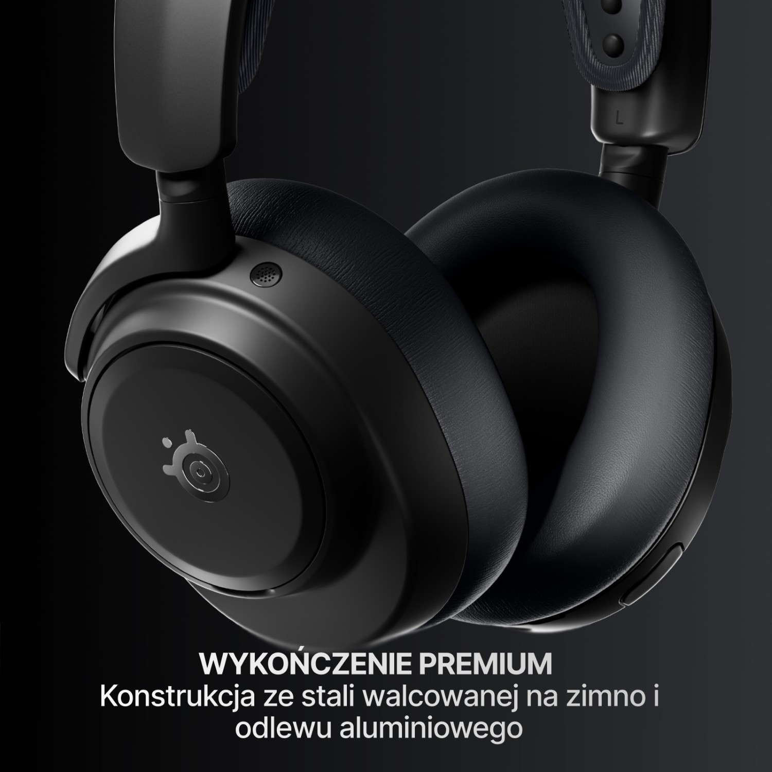 Czarne słuchawki nauszne ze skórzanymi nausznicami i logo SteelSeries.