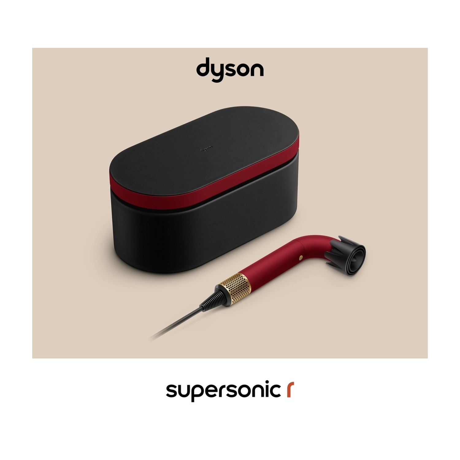 Un asciugacapelli Dyson Supersonic rosso e la sua custodia nera e rossa.
