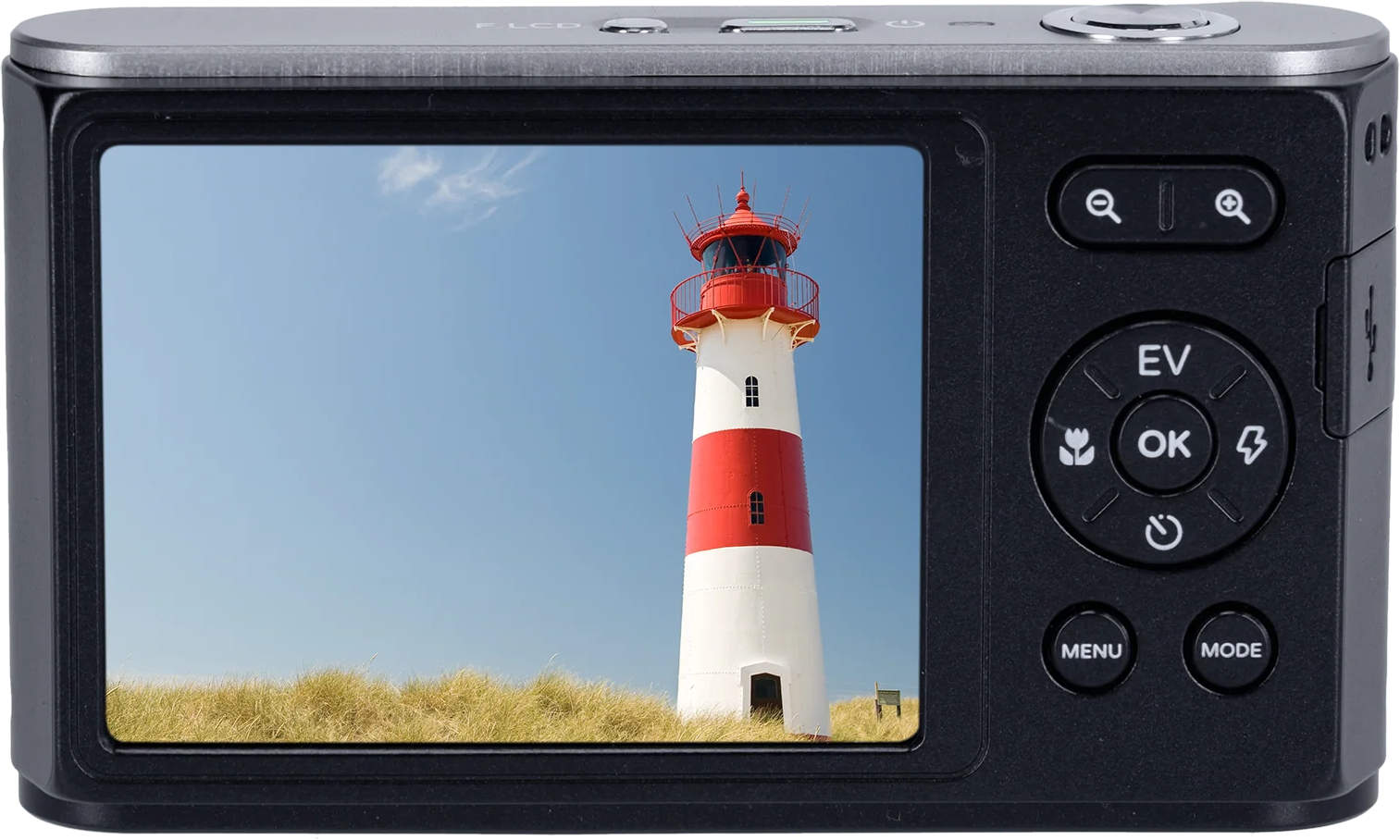 Ein rot-weißer Leuchtturm steht auf einer grasbewachsenen Düne vor blauem Himmel.