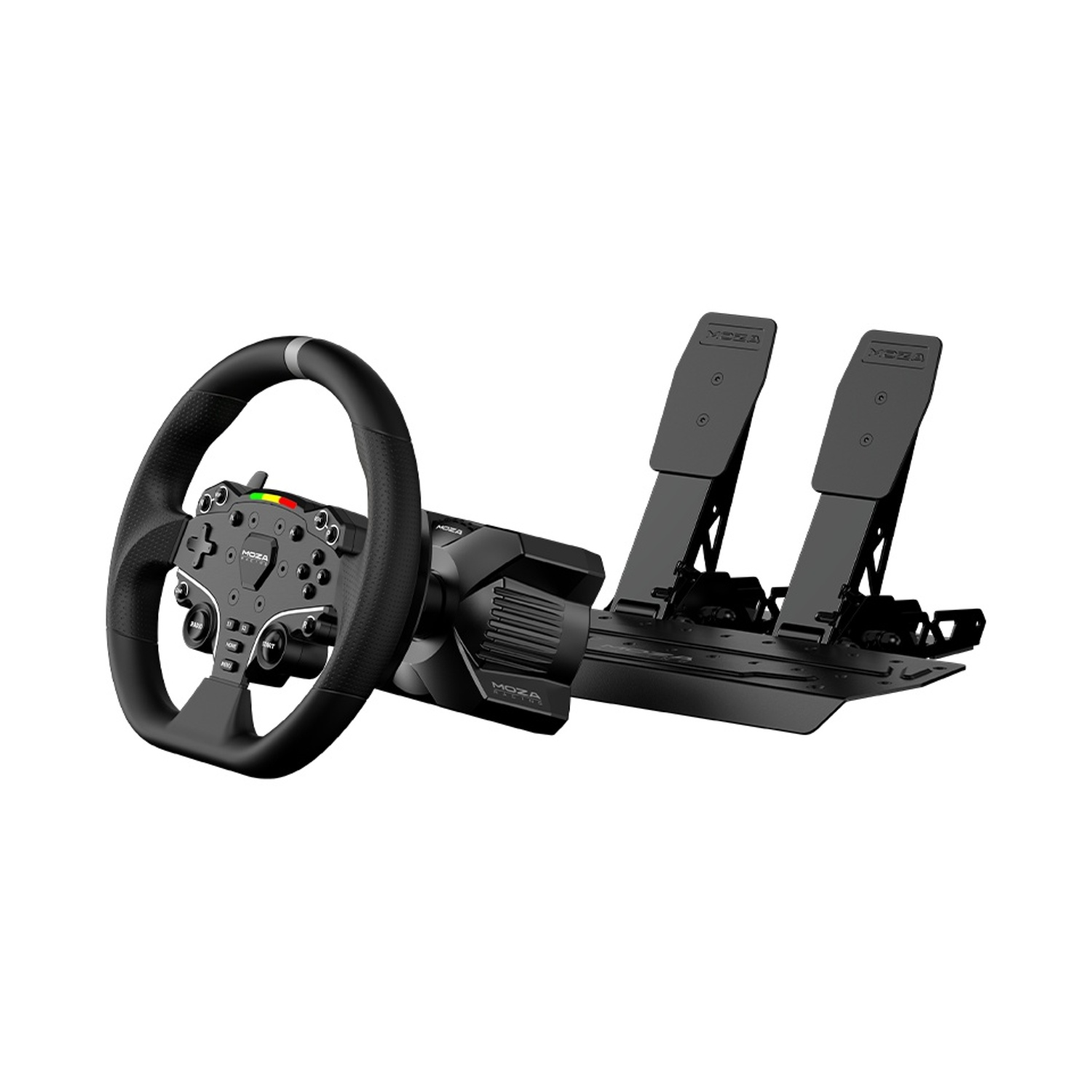 Un simulatore di volante e pedali da corsa nero con controlli dettagliati e pedali in metallo.
