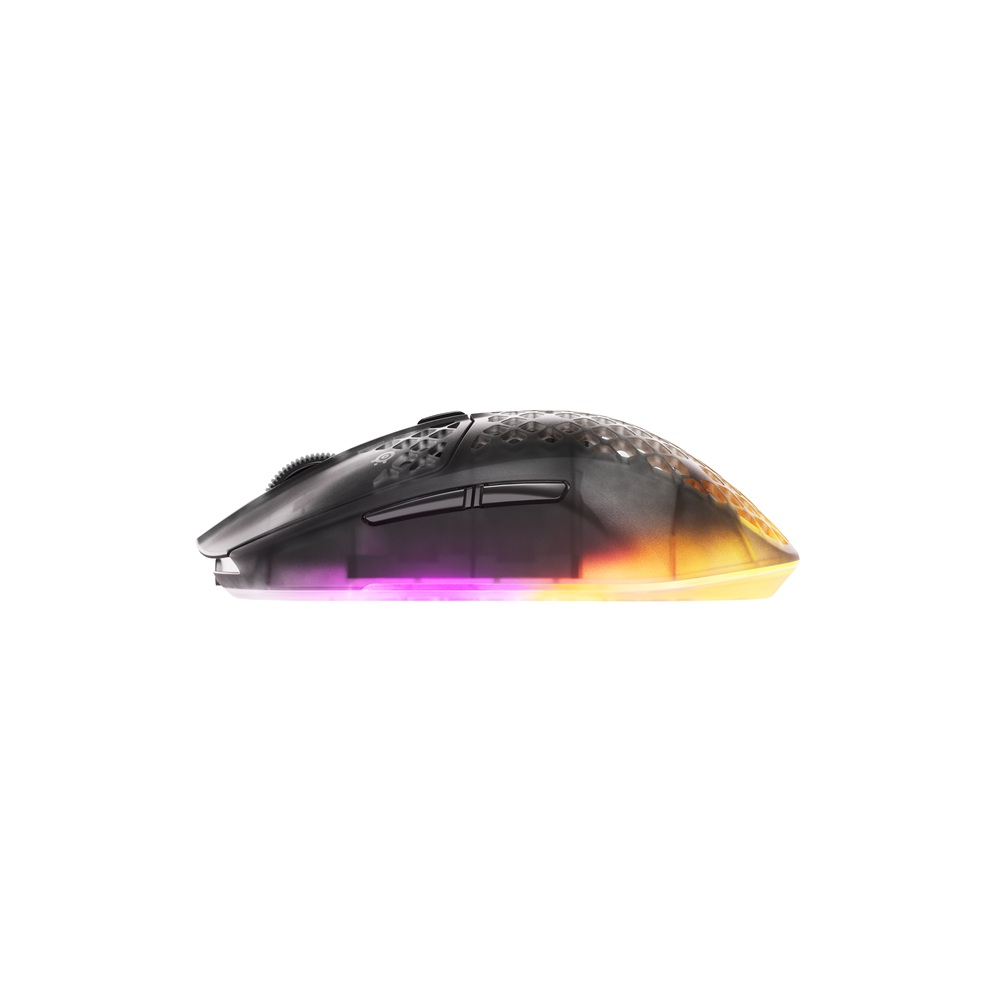 Soldan sağa mor renkten turuncuya geçen RGB aydınlatmalı siyah oyuncu faresi.