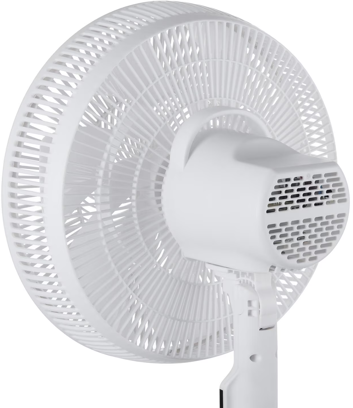 Rückseite eines weißen oszillierenden Ventilators mit Lüftergitter und Motorgehäuse.