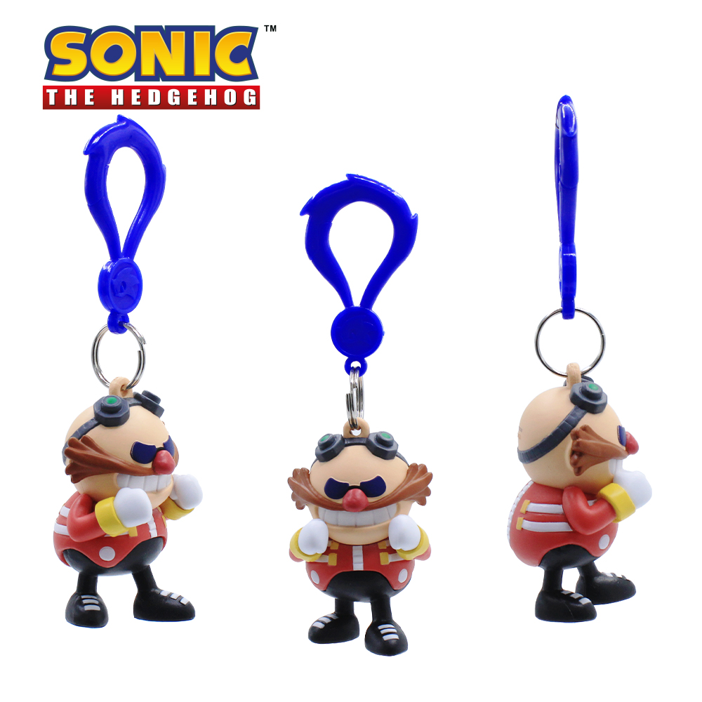 Dr. Eggman de Sonic con llavero azul. Chaqueta roja, pantalones negros.