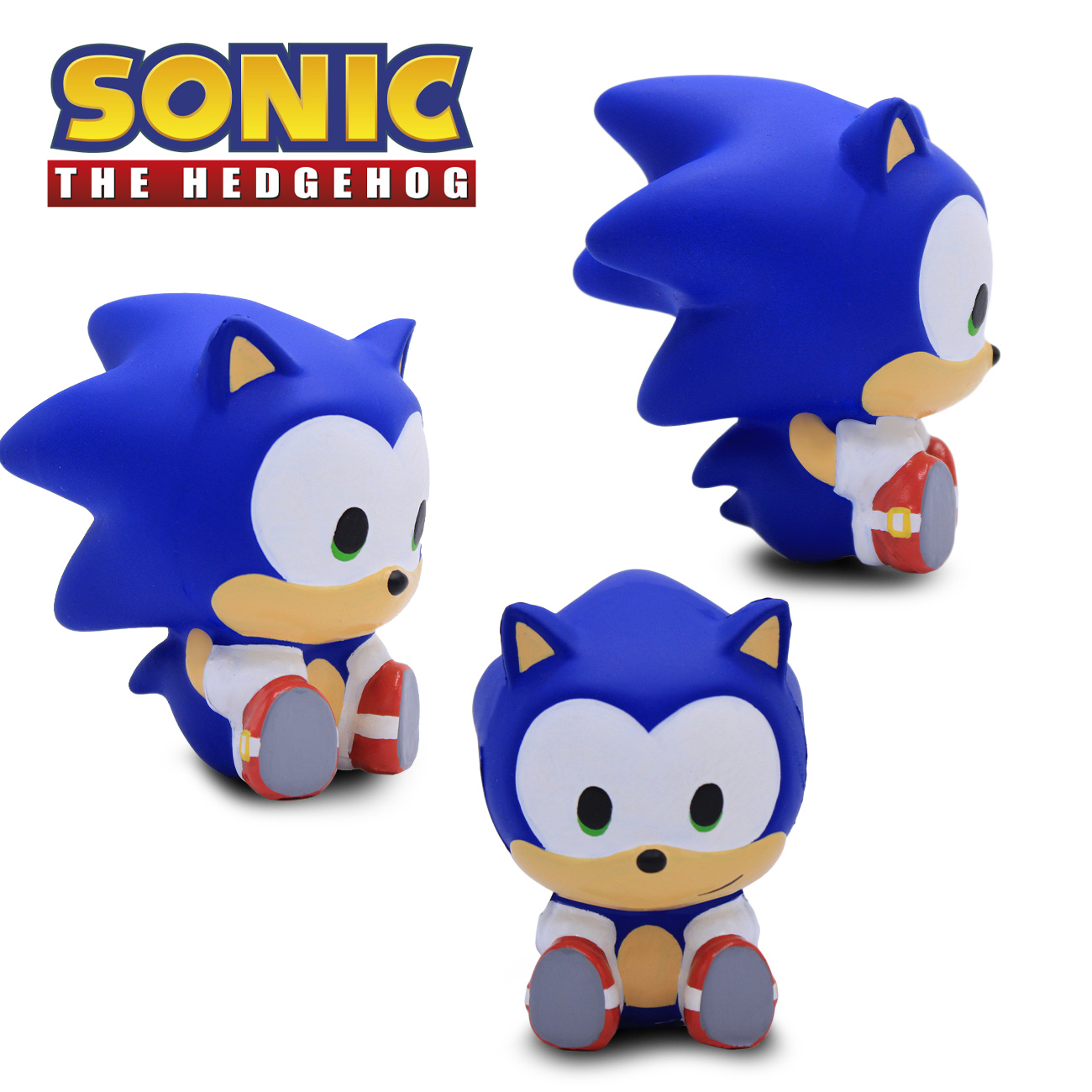 Tres vistas de una figura azul de Sonic the Hedgehog con ojos grandes y zapatos rojos.