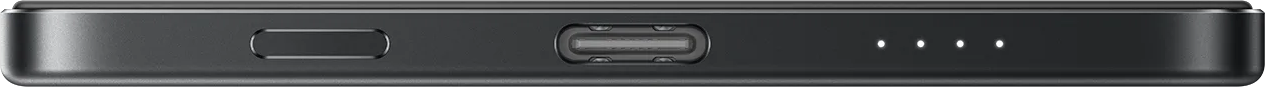 Sötétszürke töltőtok USB-C porttal, bekapcsológombbal és töltésjelző lámpákkal.