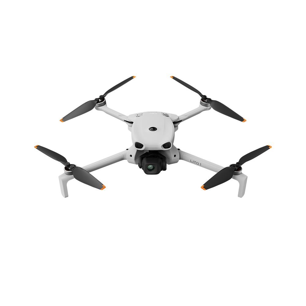 Siyah kamerası ve pervanelerinde turuncu vurguları olan beyaz quadcopter drone.