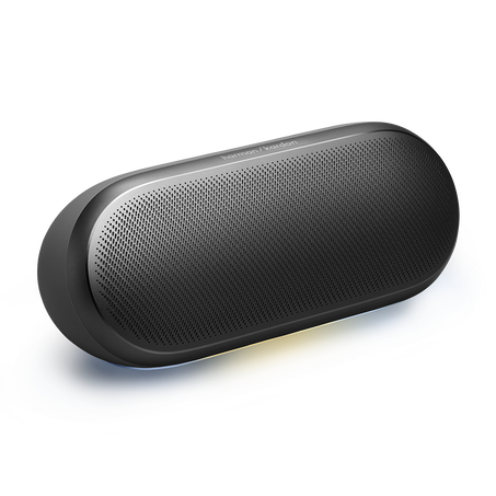 Egy ovális, szürke Harman Kardon hangszóró perforált mintával, fekete háttéren.