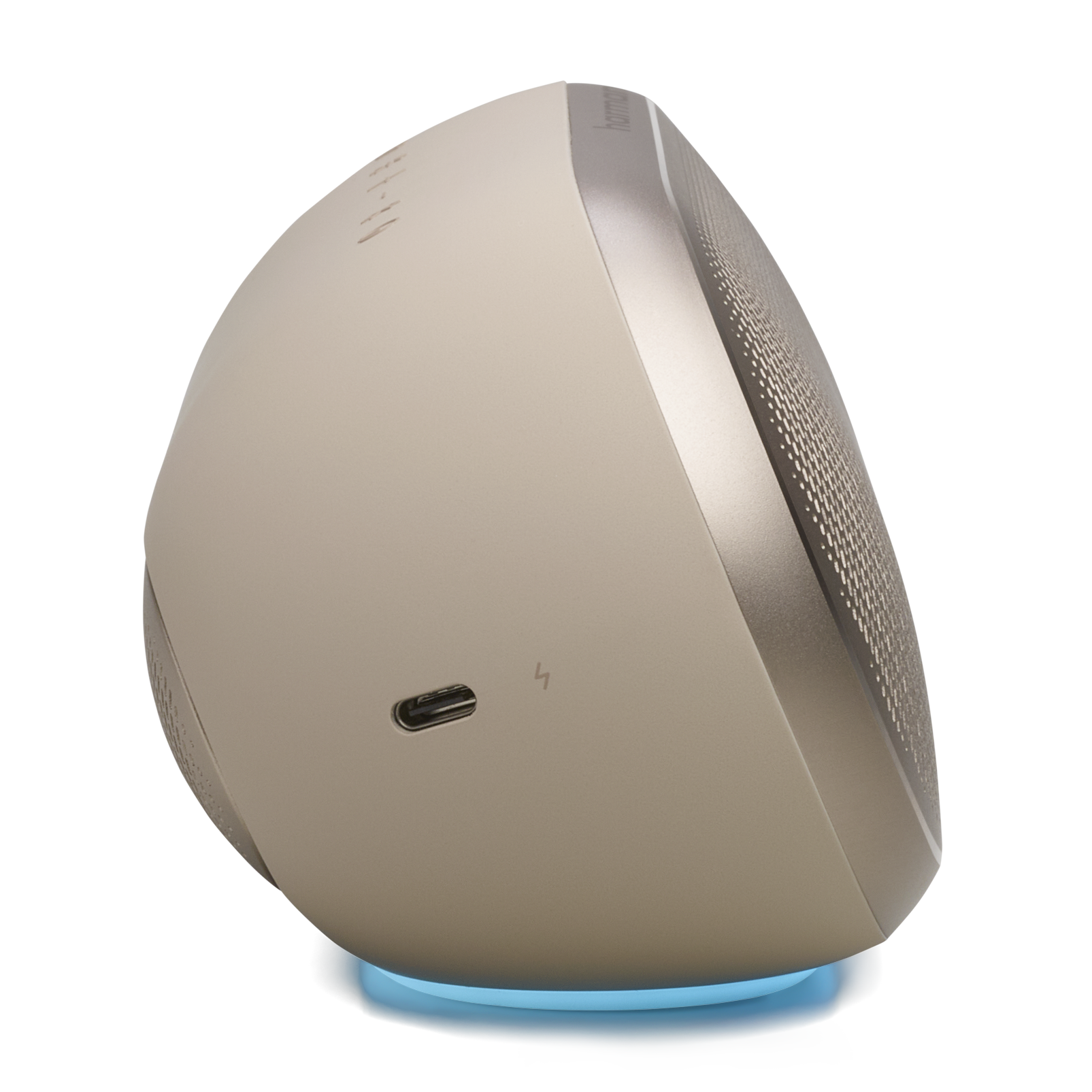 Un altavoz beige con detalles plateados y luz azul en la base.