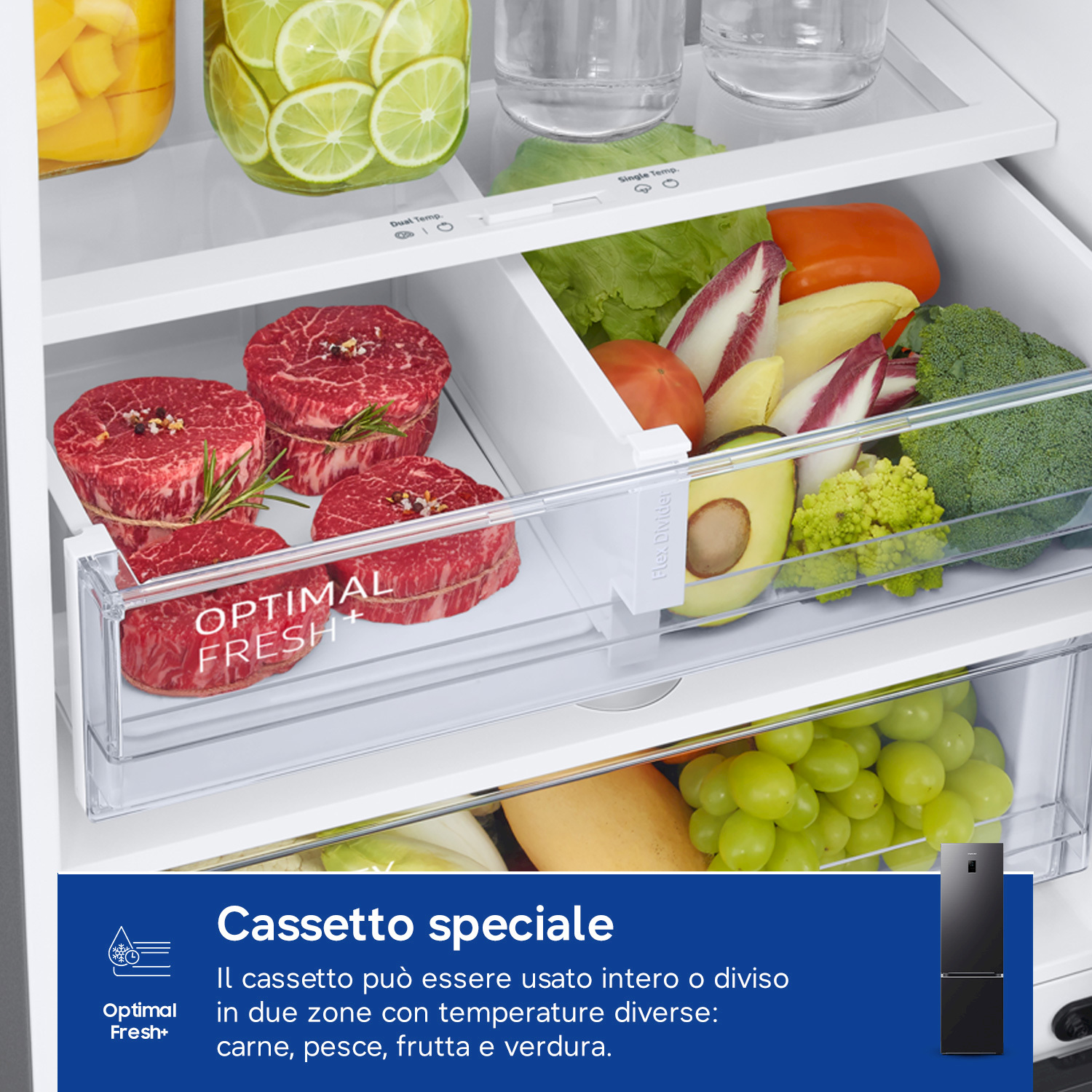 Cassetto frigorifero con bistecche crude, lattuga, broccoli, avocado e uva.