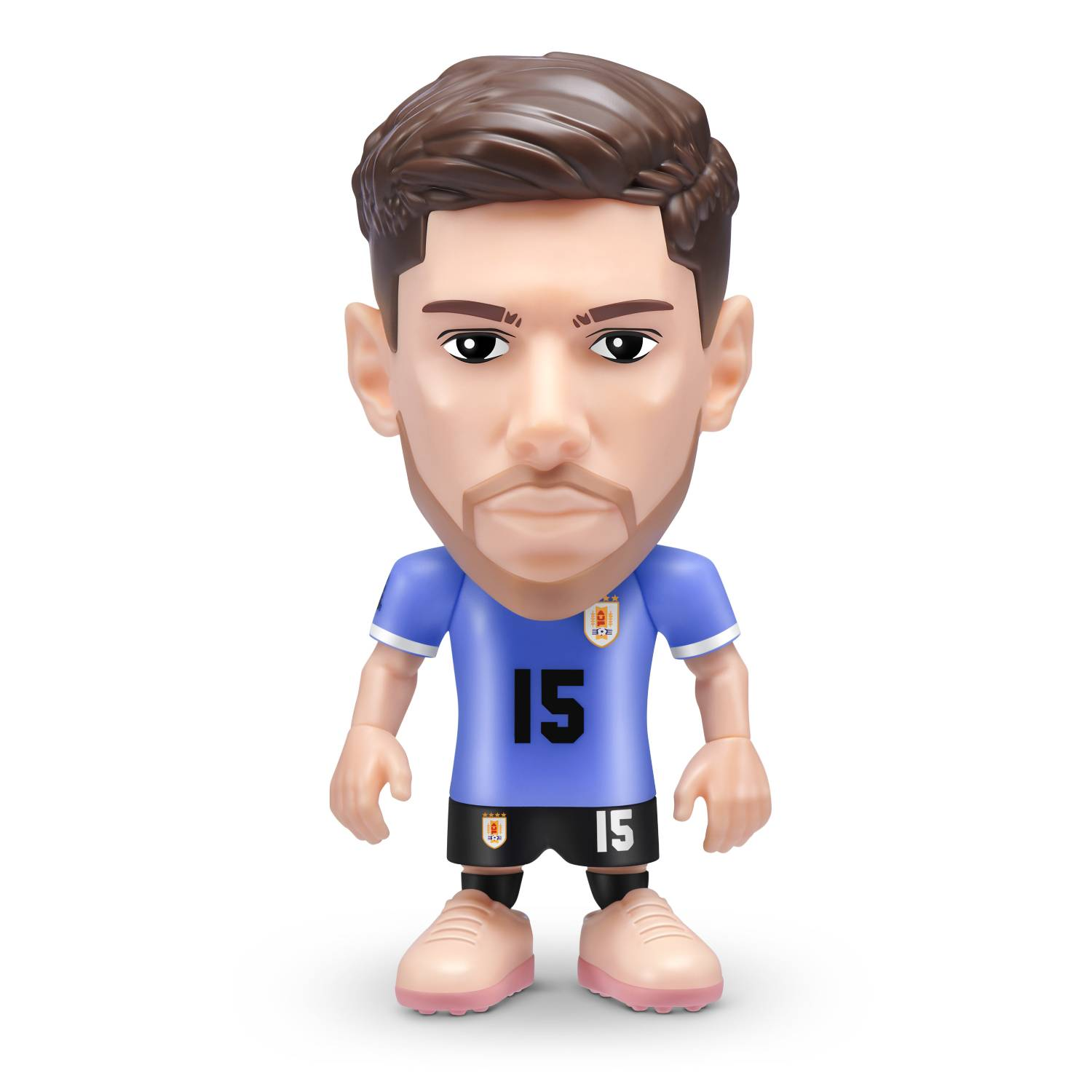 Una figura con camiseta azul, número 15 y pantalón corto negro.