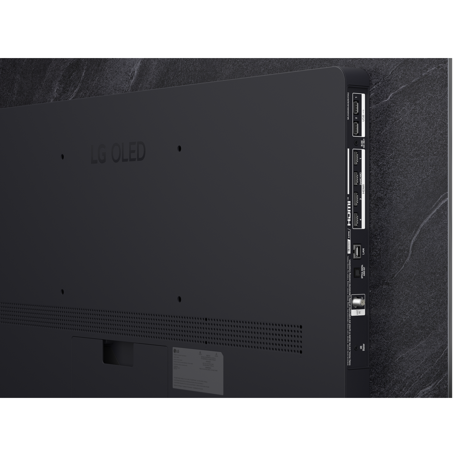 Arrière d'un téléviseur LG OLED montrant les ports et les grilles de ventilation.