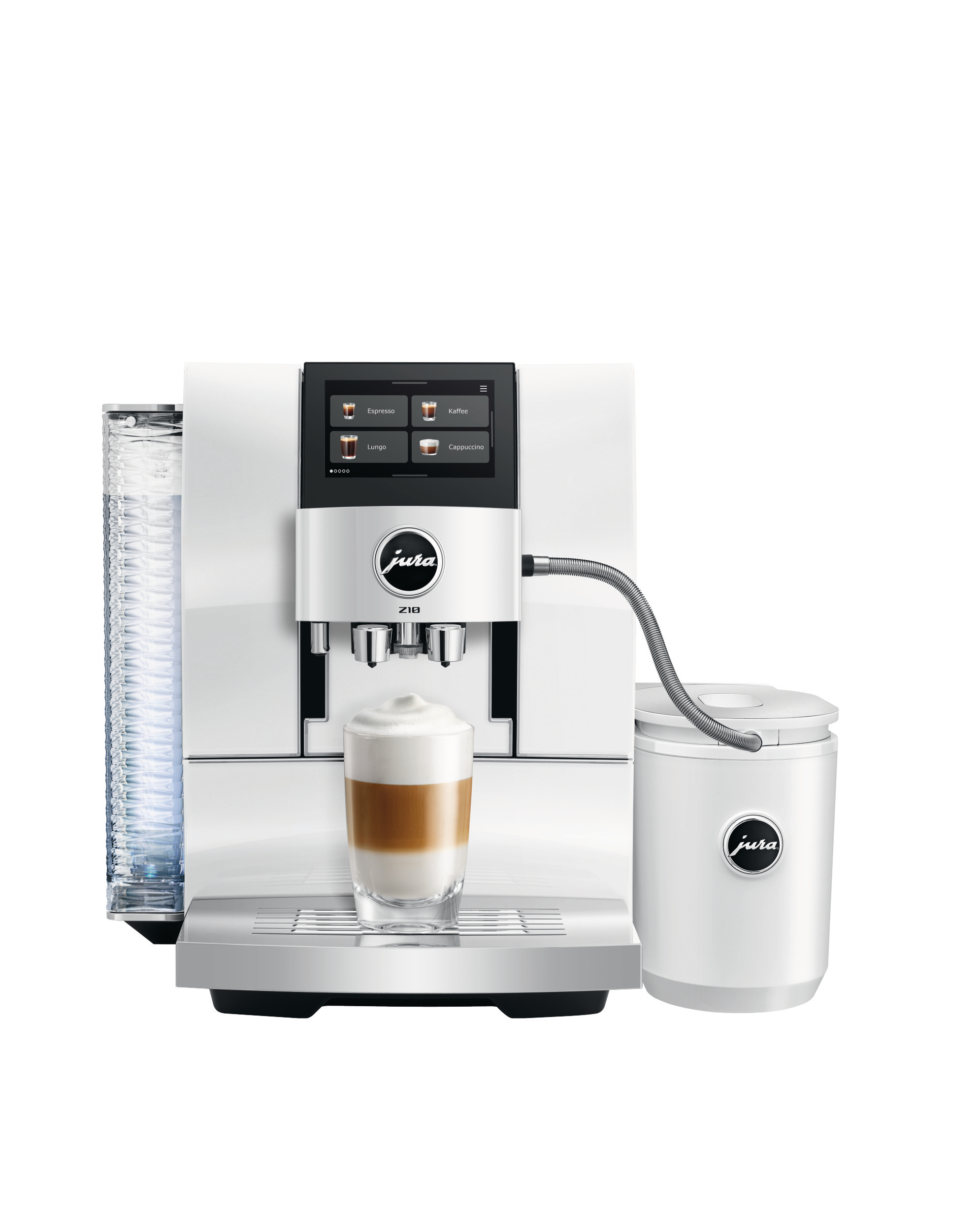 Eine weiße Jura Kaffeemaschine mit einem Glas Latte Macchiato und einem Milchbehälter.