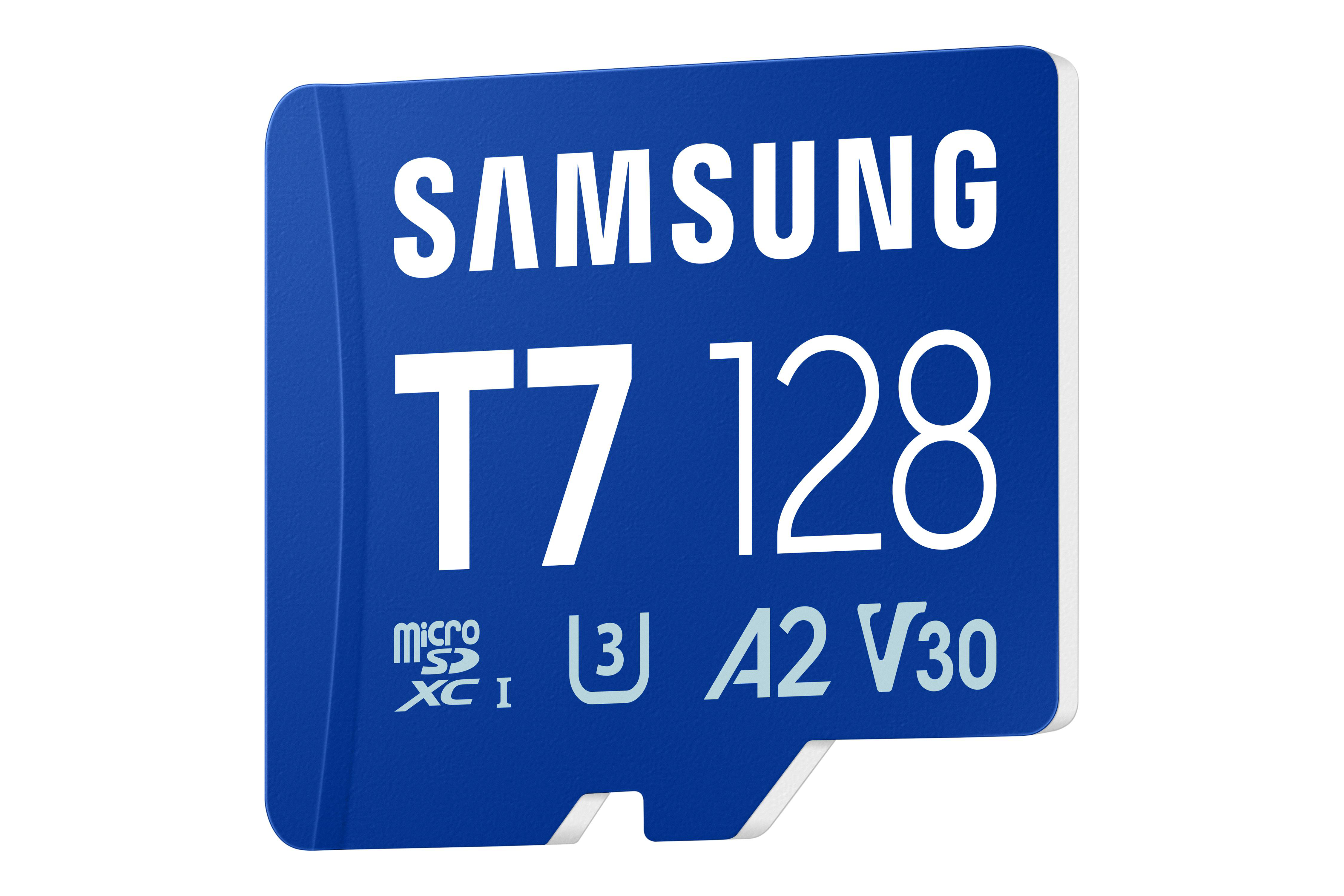 Blaue MicroSD-Karte mit 'SAMSUNG T7 128' Aufschrift.