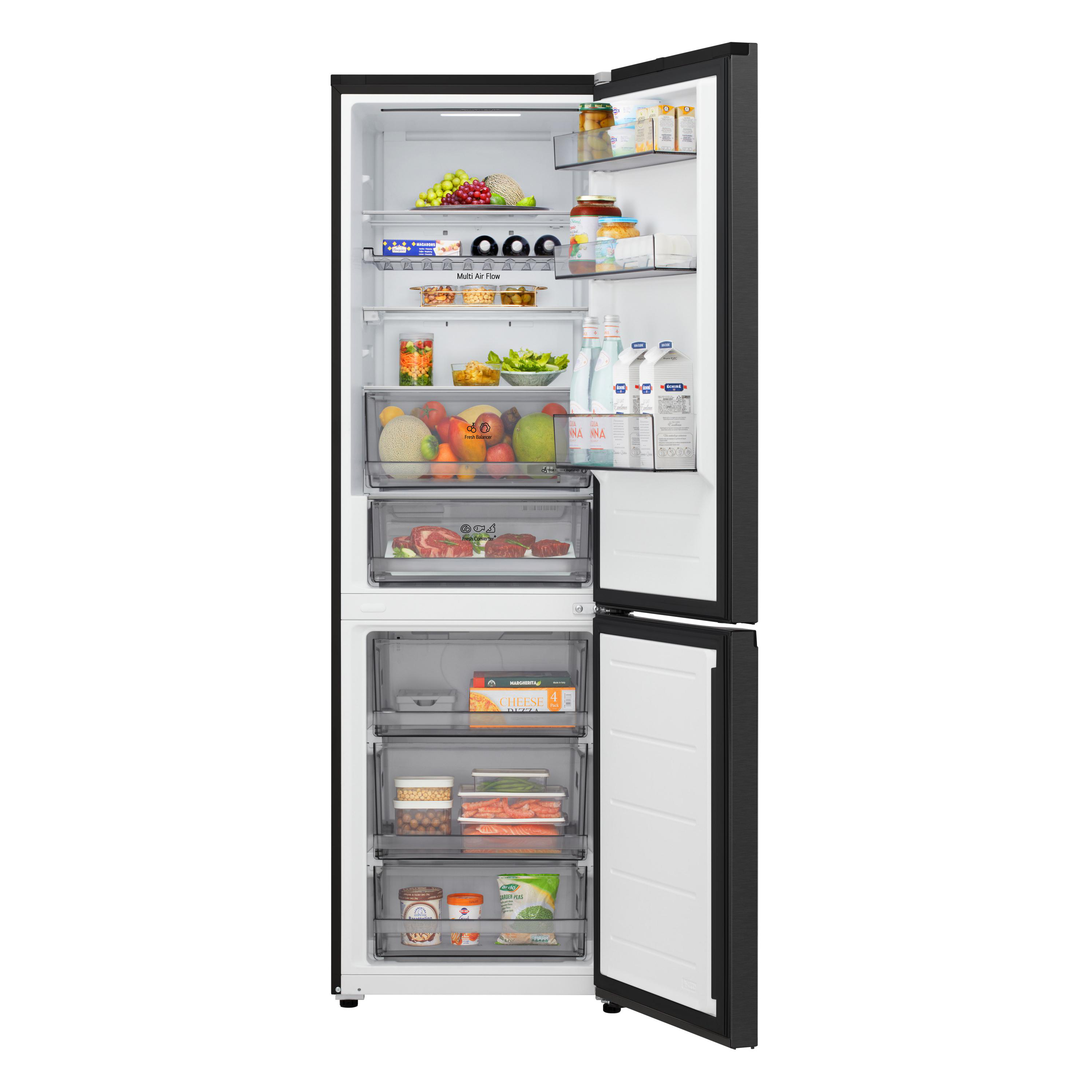 Ein offener schwarzer Kühlschrank mit Lebensmitteln wie Obst, Gemüse, Fleisch und Getränken.