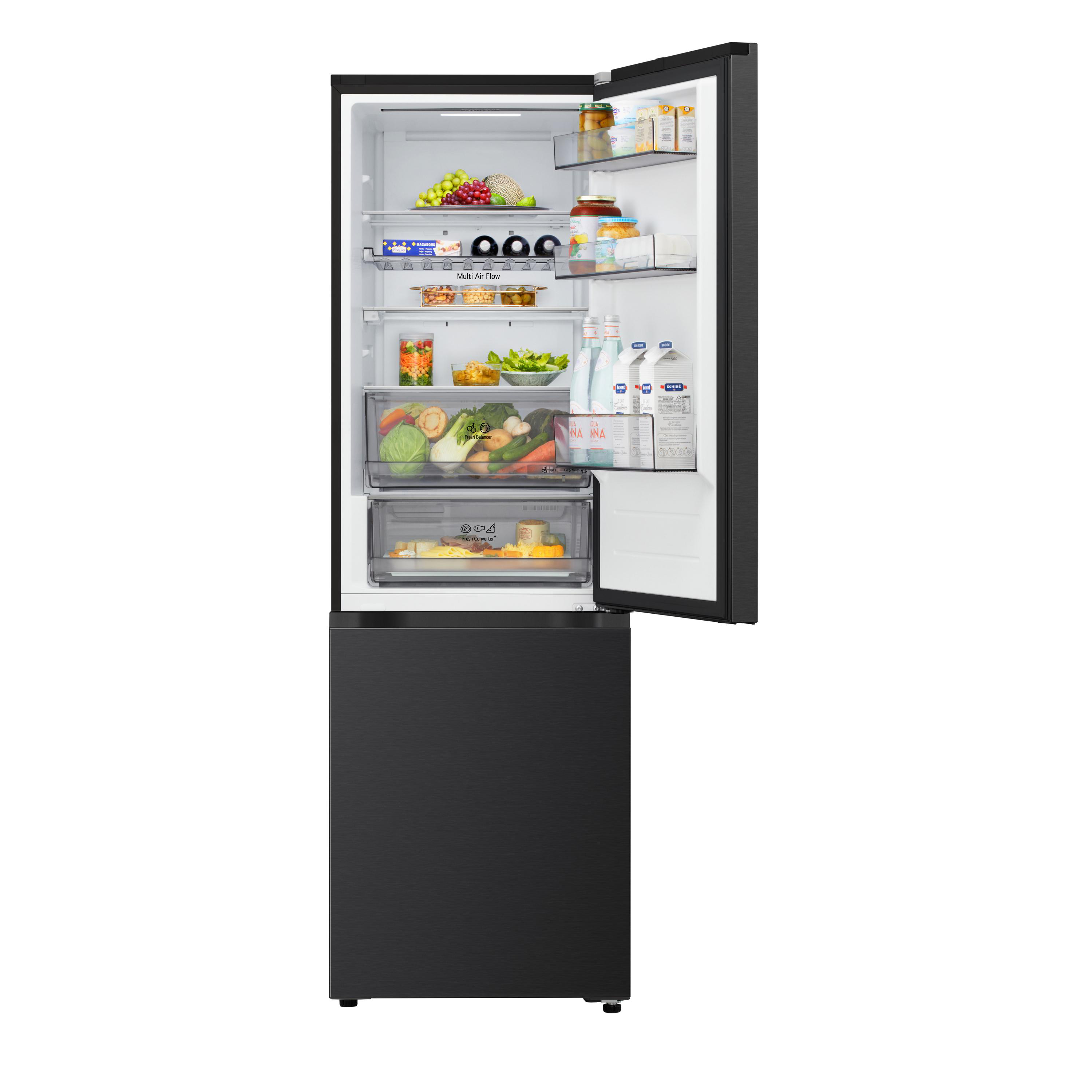 Offener schwarzer Kühlschrank mit Lebensmitteln: Obst, Gemüse, Milch, Gläser.
