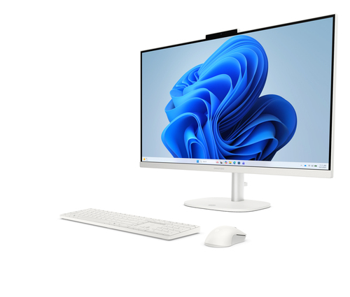Un ordenador todo en uno blanco con teclado y ratón sobre fondo blanco.