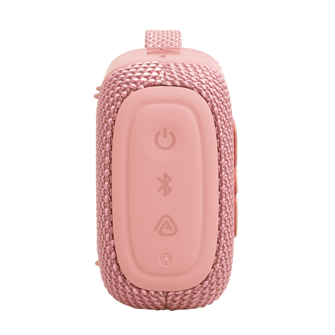 Un altavoz portátil rosa con botones de encendido, Bluetooth y otros en el lateral.
