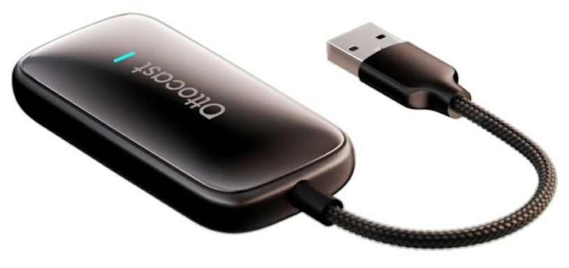 Czarny klucz Ottocast z niebieskim światłem i kablem USB.