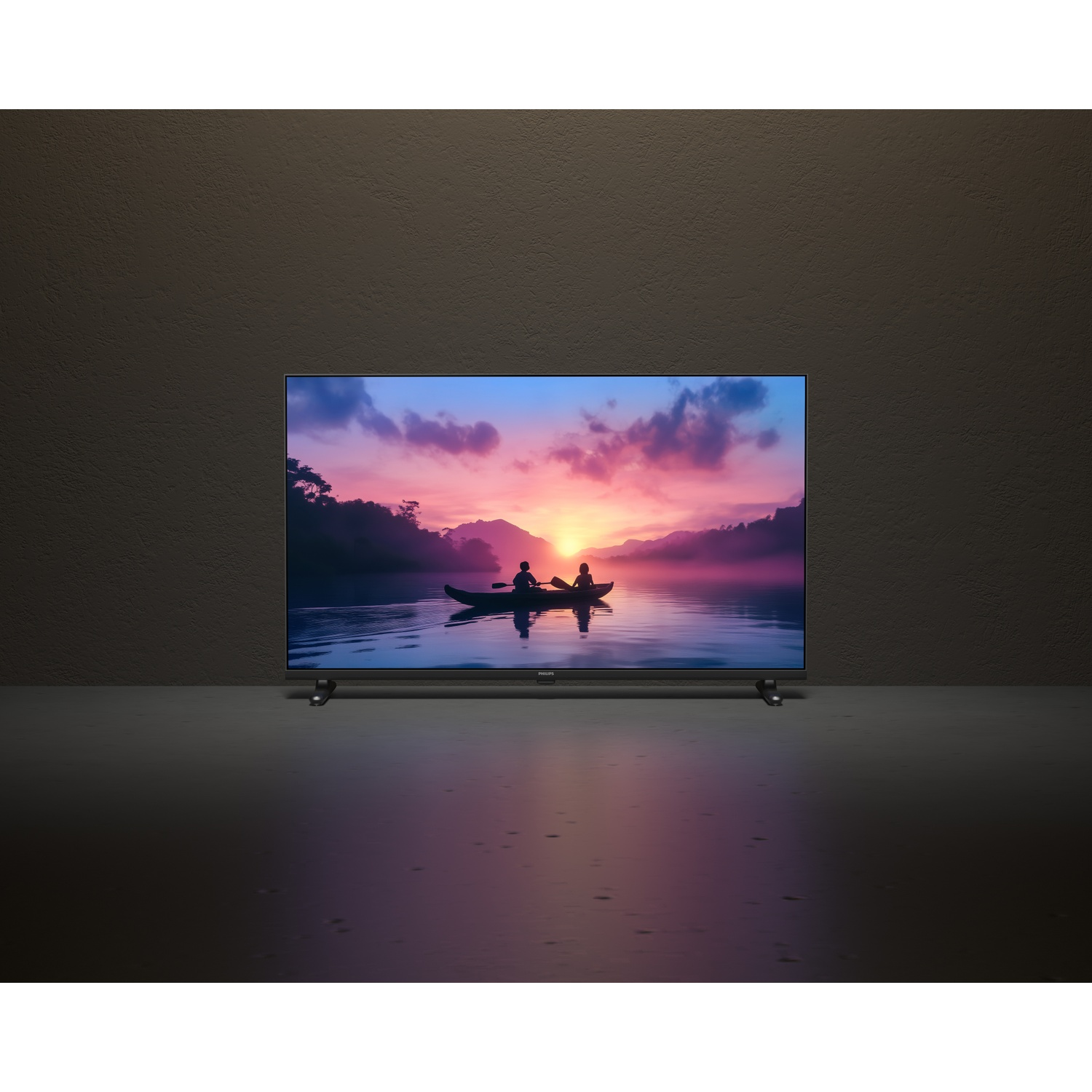 Een televisie toont een landschap met twee mensen in een kajak bij zonsondergang.