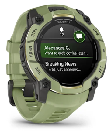Zielony zegarek Garmin wyświetla powiadomienia o wiadomościach i aktualnościach.