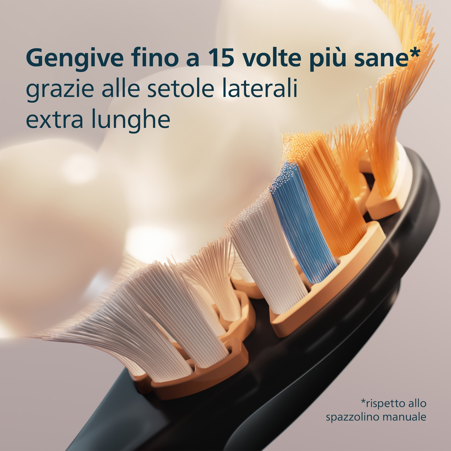 Primo piano di una testina di spazzolino con setole multicolore su un manico scuro.