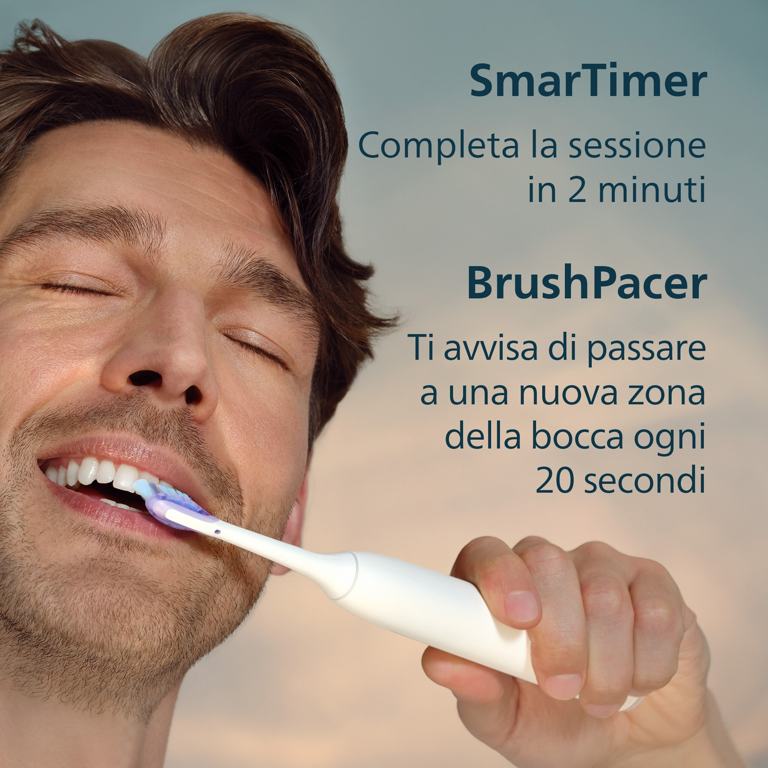 Uomo si lava i denti con spazzolino elettrico, con testo su timer.