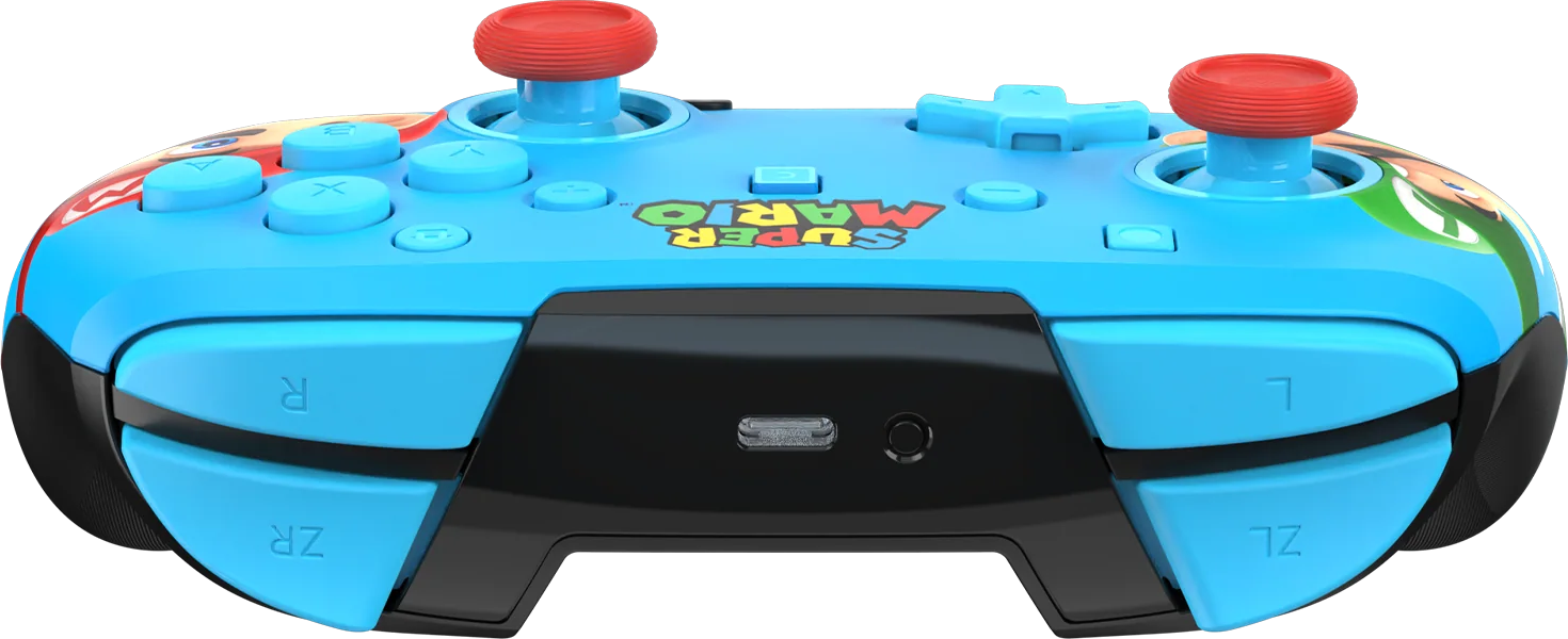 Ein blauer Controller mit Super Mario-Motiv, roten Joysticks und schwarzen Akzenten.