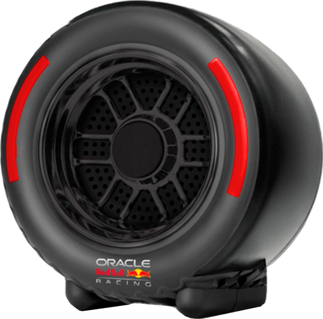 Haut-parleur noir en forme de pneu avec accents rouges et logo Oracle Red Bull Racing.