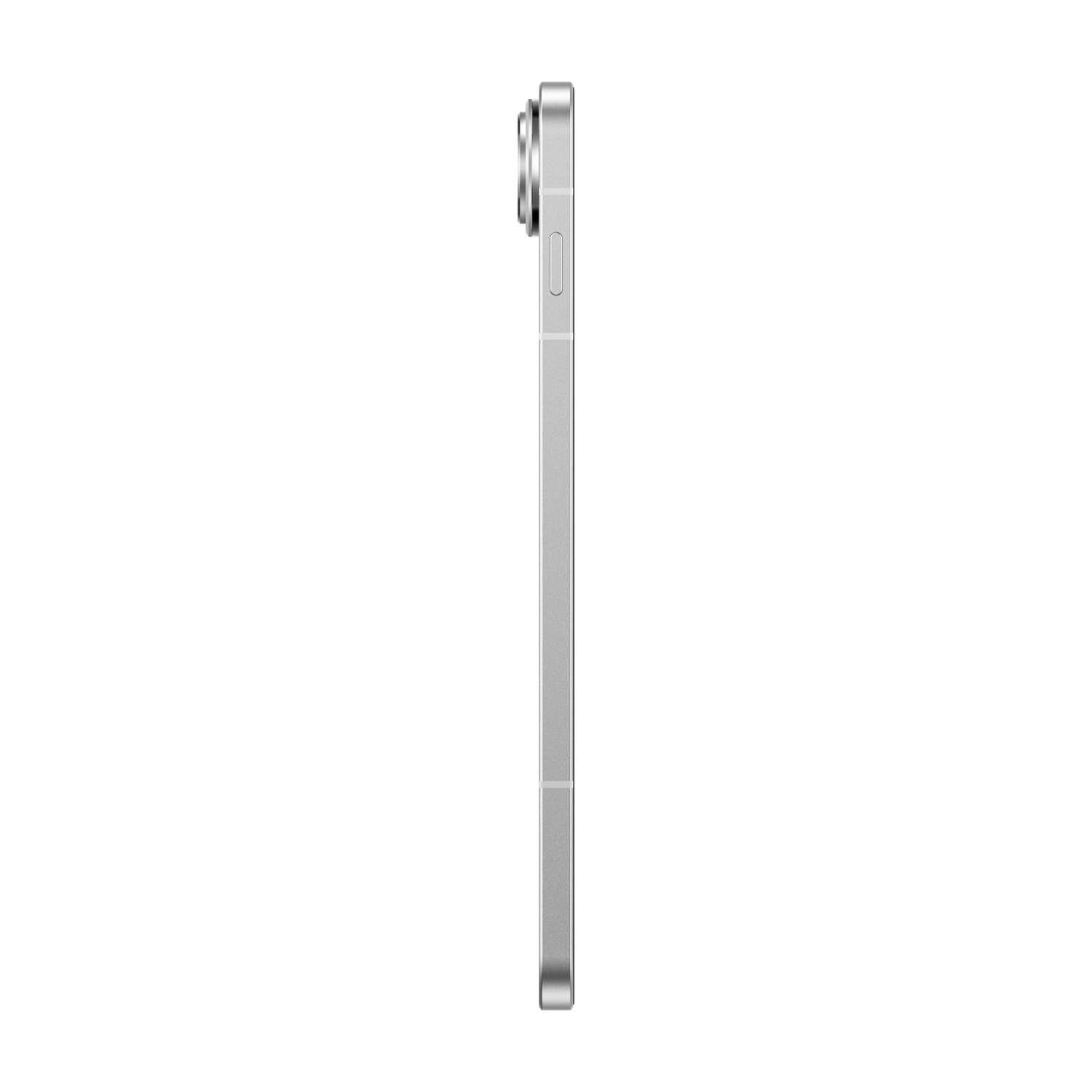 Smartphone argentato di profilo, obiettivo fotocamera in alto a sinistra.