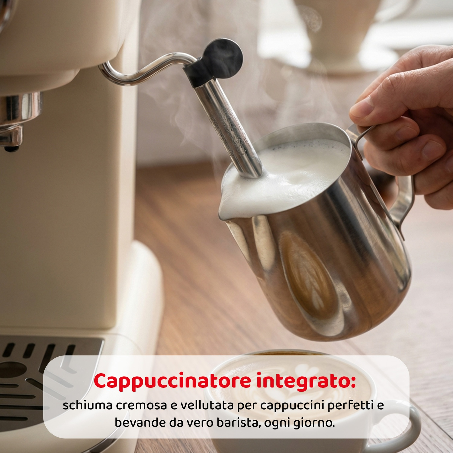 Una mano monta il latte con il cappuccinatore di una macchina da caffè.